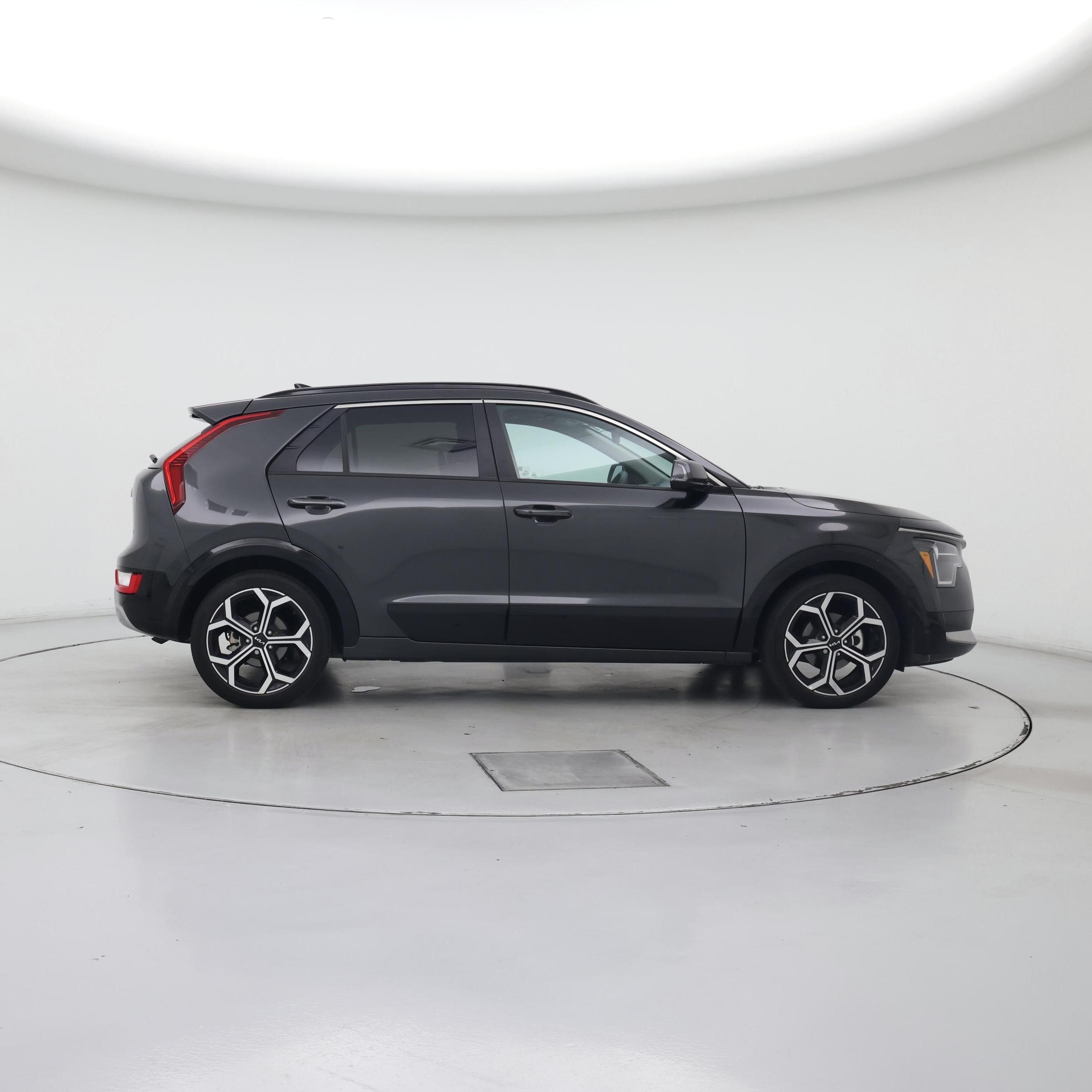 Thumbnail: 2023 Kia Niro - 7