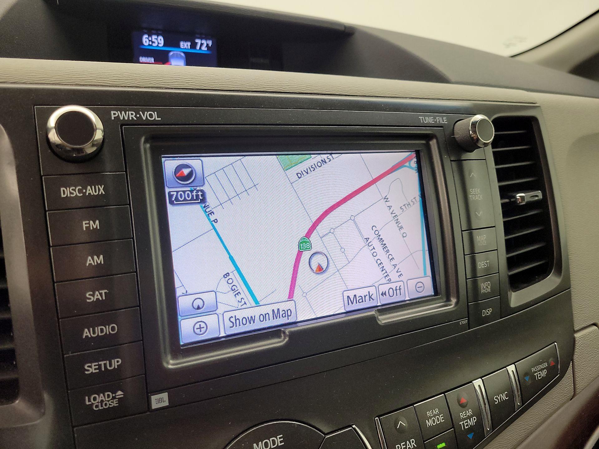 Thumbnail: 2014 Toyota Sienna - 14