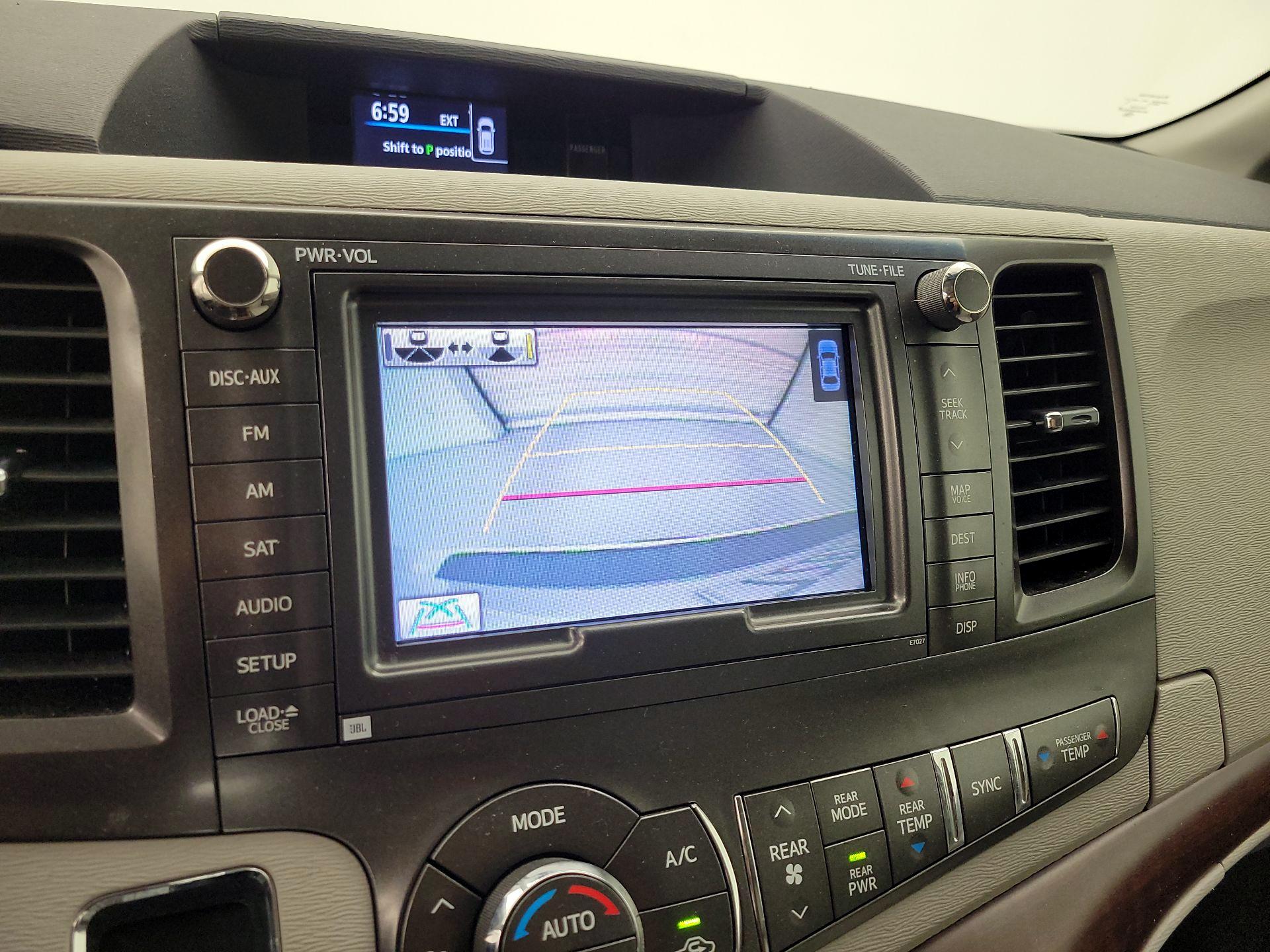 Thumbnail: 2014 Toyota Sienna - 15
