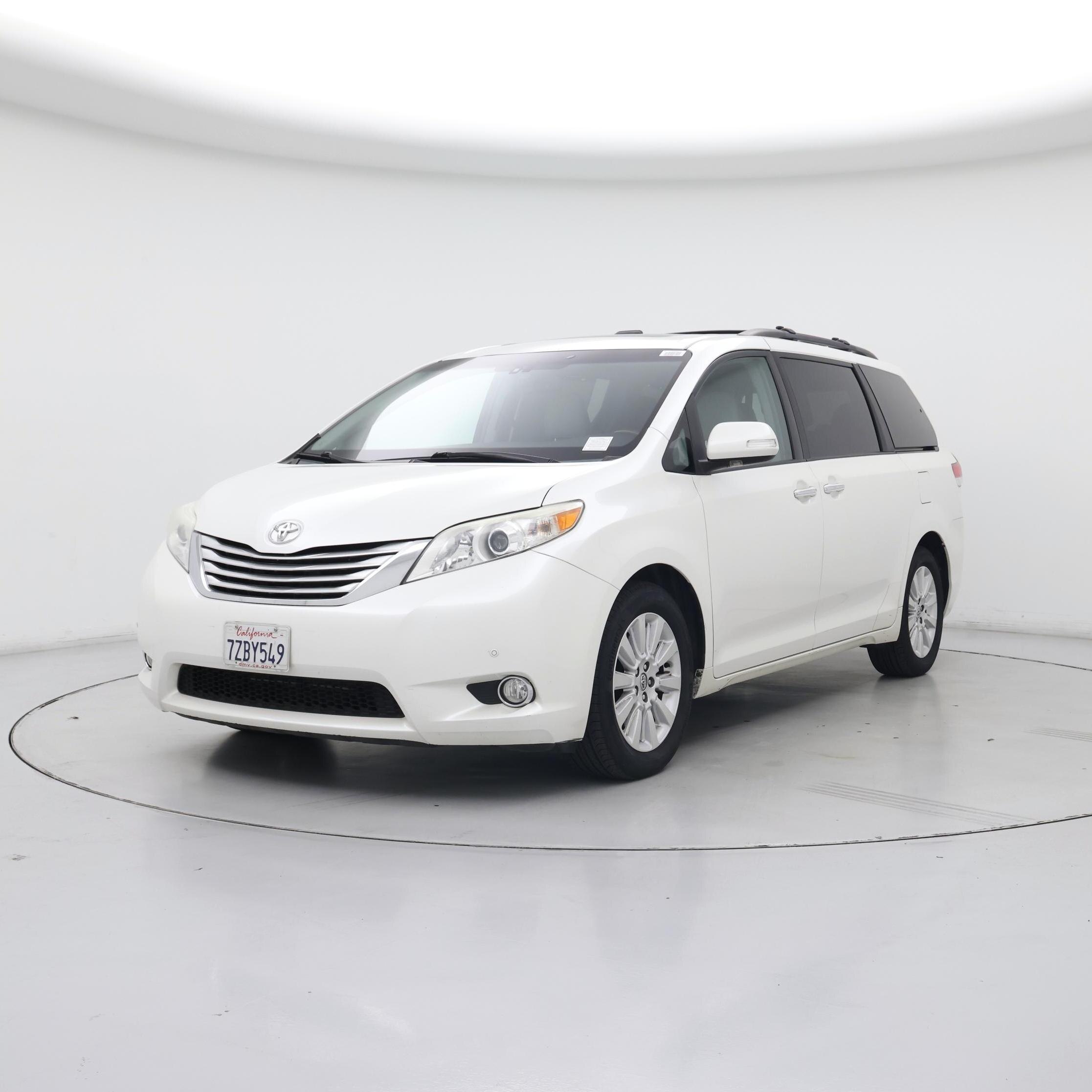 Thumbnail: 2014 Toyota Sienna - 4