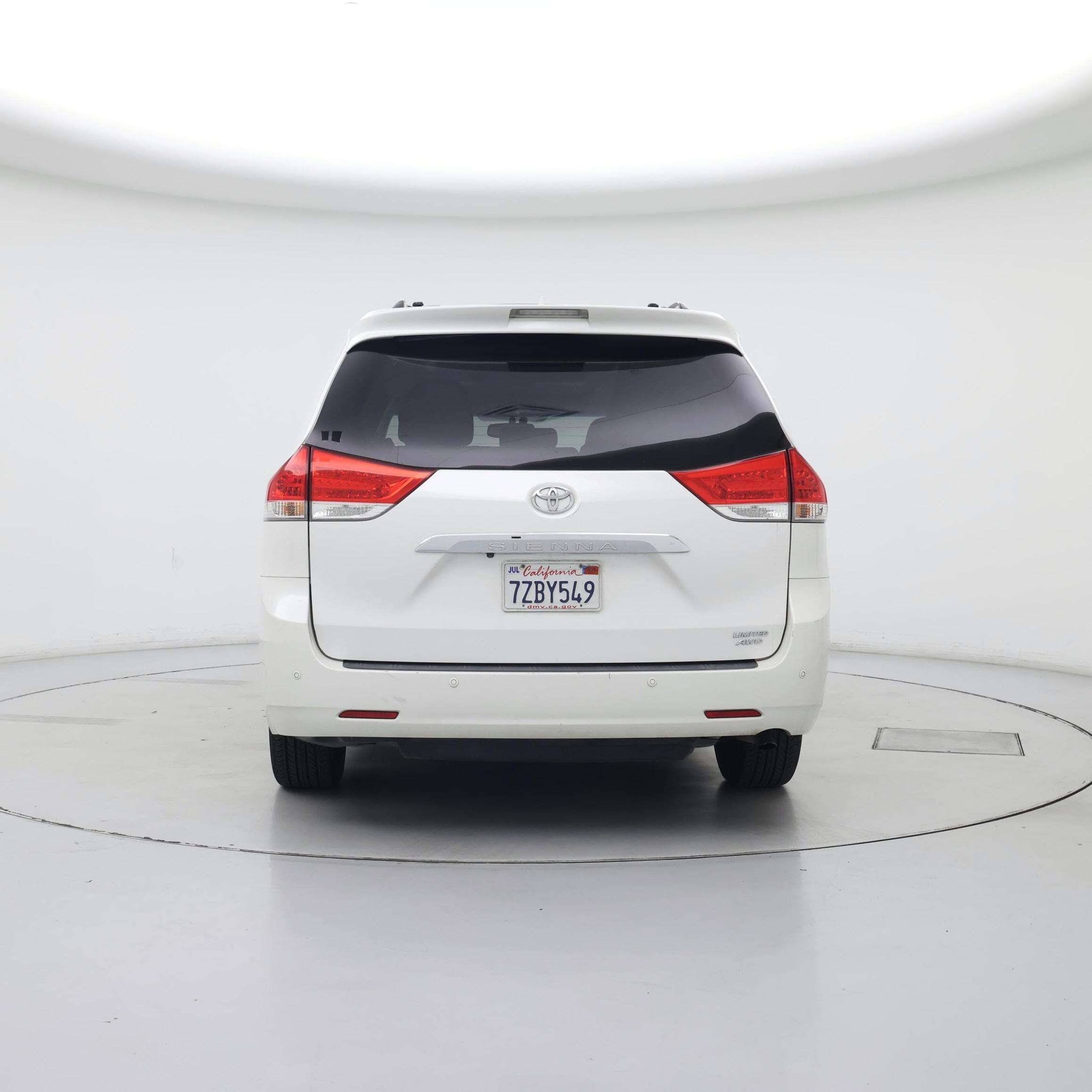 Thumbnail: 2014 Toyota Sienna - 6