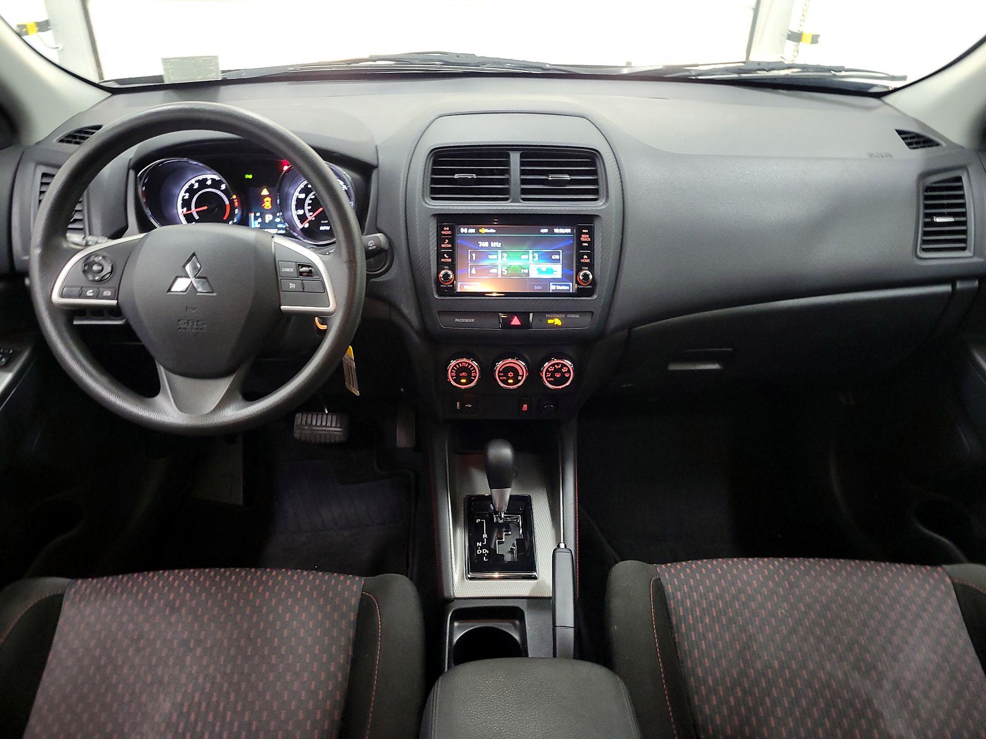 Thumbnail: 2018 Mitsubishi Outlander Sport - 9
