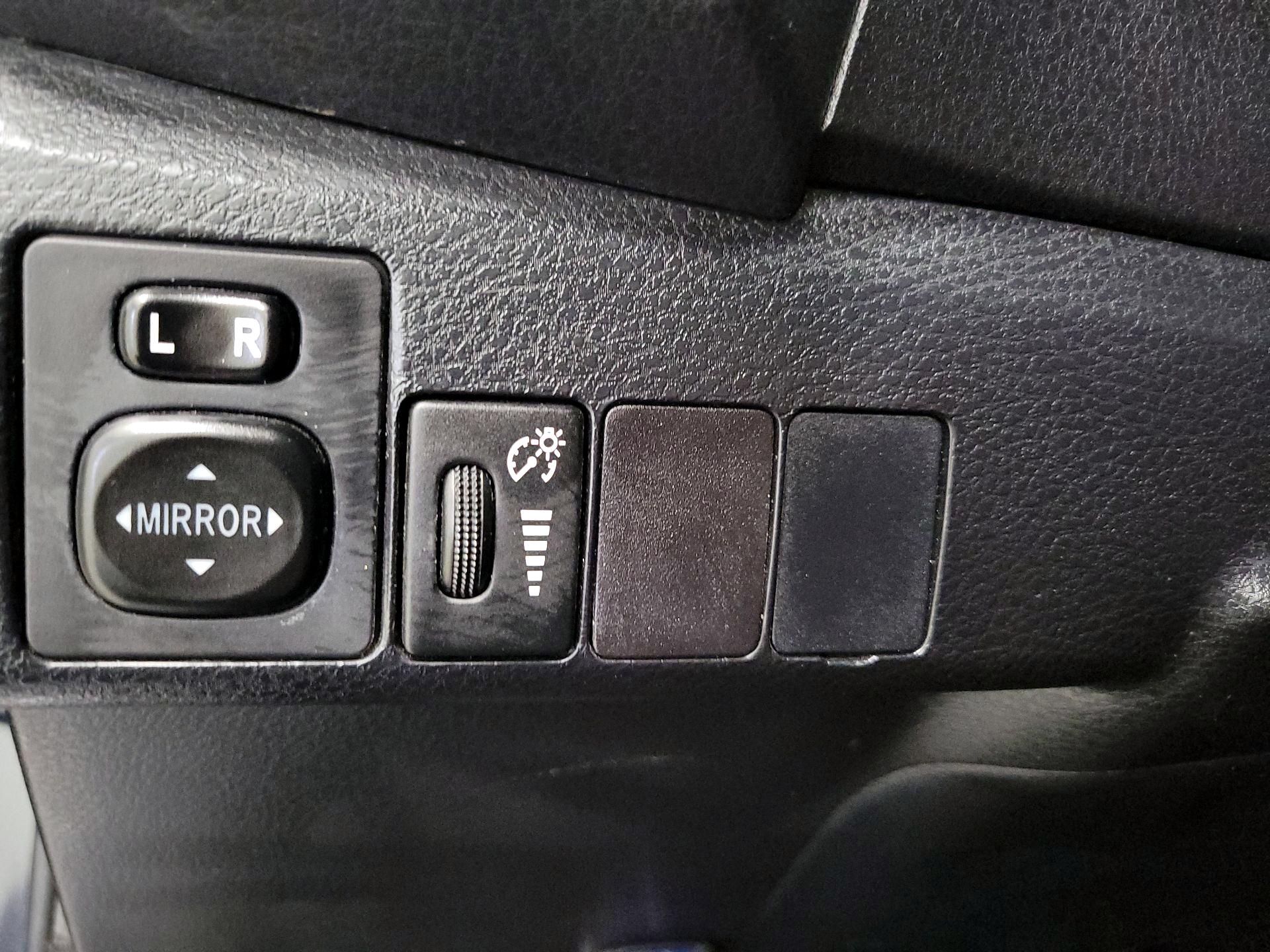 Thumbnail: 2015 Toyota Corolla - 13