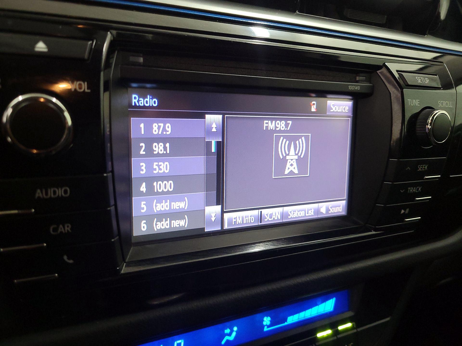 Thumbnail: 2015 Toyota Corolla - 15