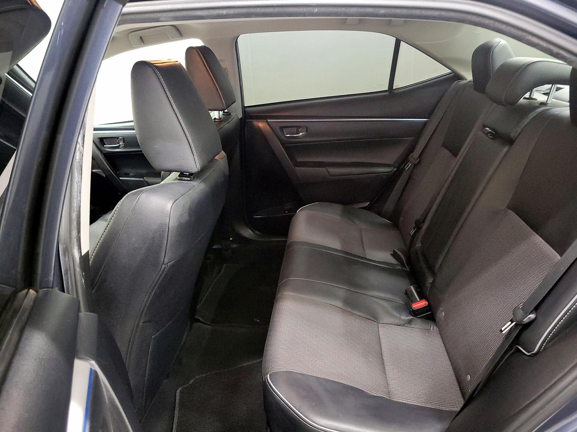 Thumbnail: 2015 Toyota Corolla - 18