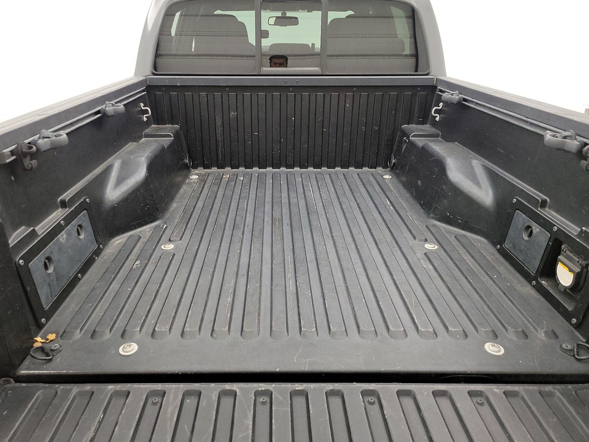 Thumbnail: 2016 Toyota Tacoma - 20