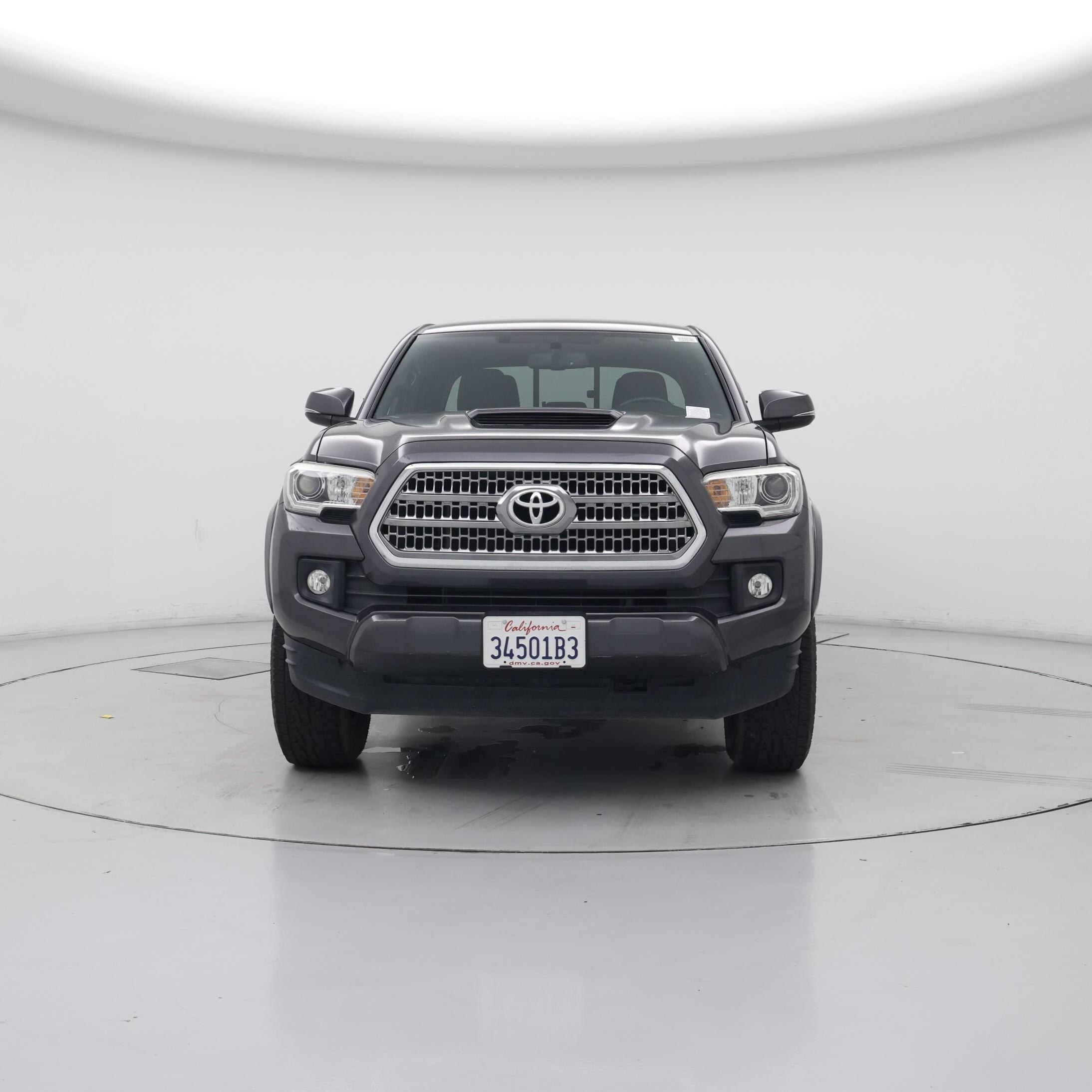 Thumbnail: 2016 Toyota Tacoma - 5
