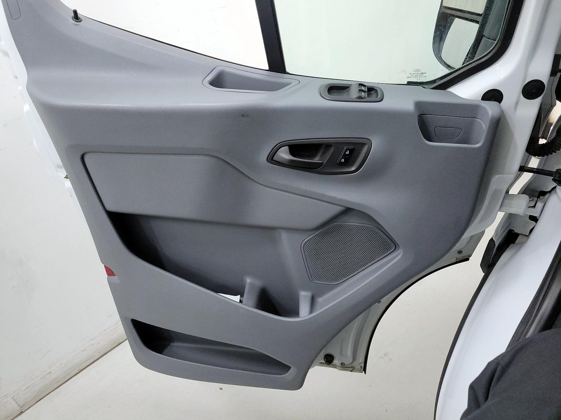 Thumbnail: 2017 Ford Transit Series - 12