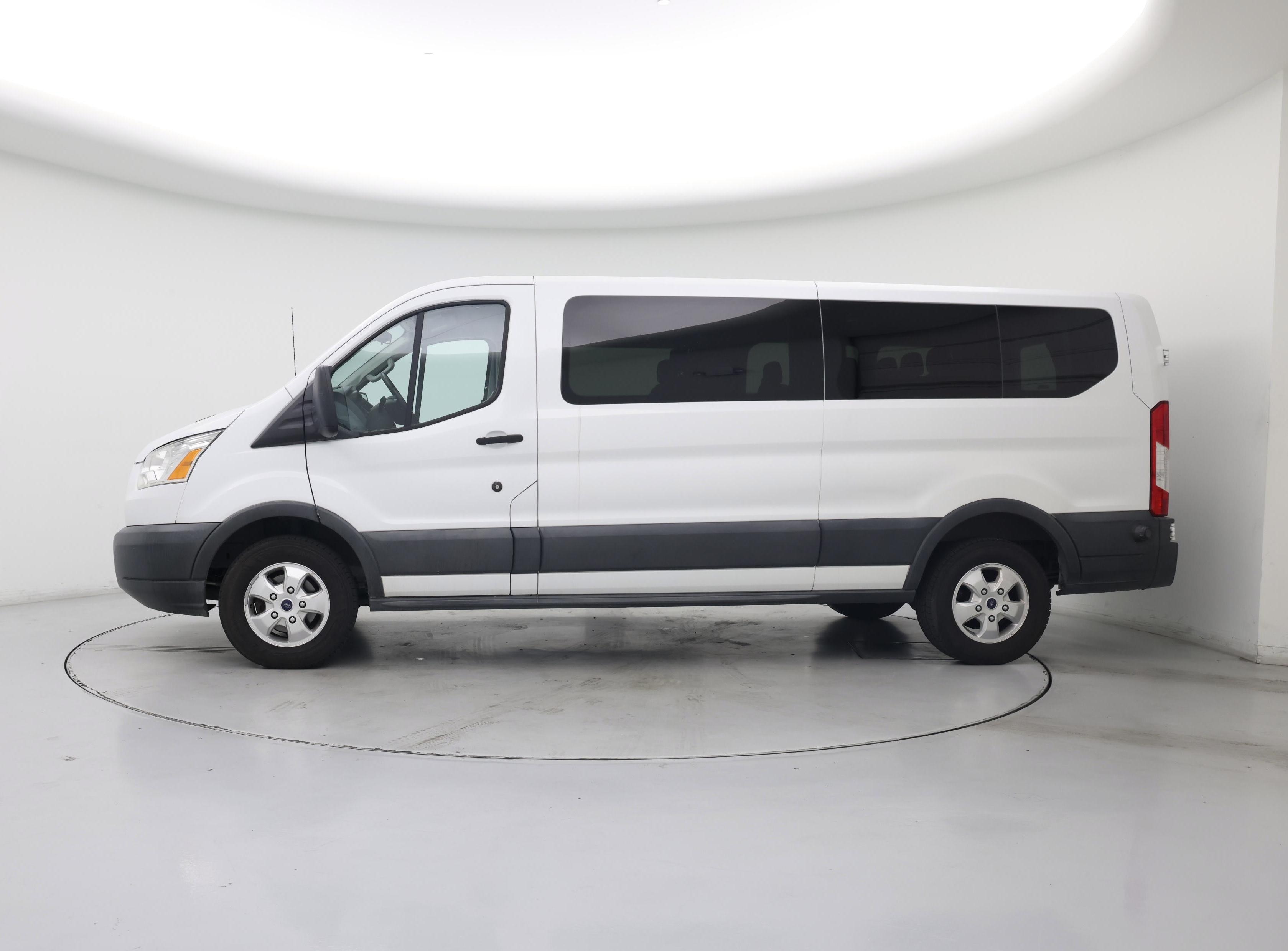 Thumbnail: 2017 Ford Transit Series - 3