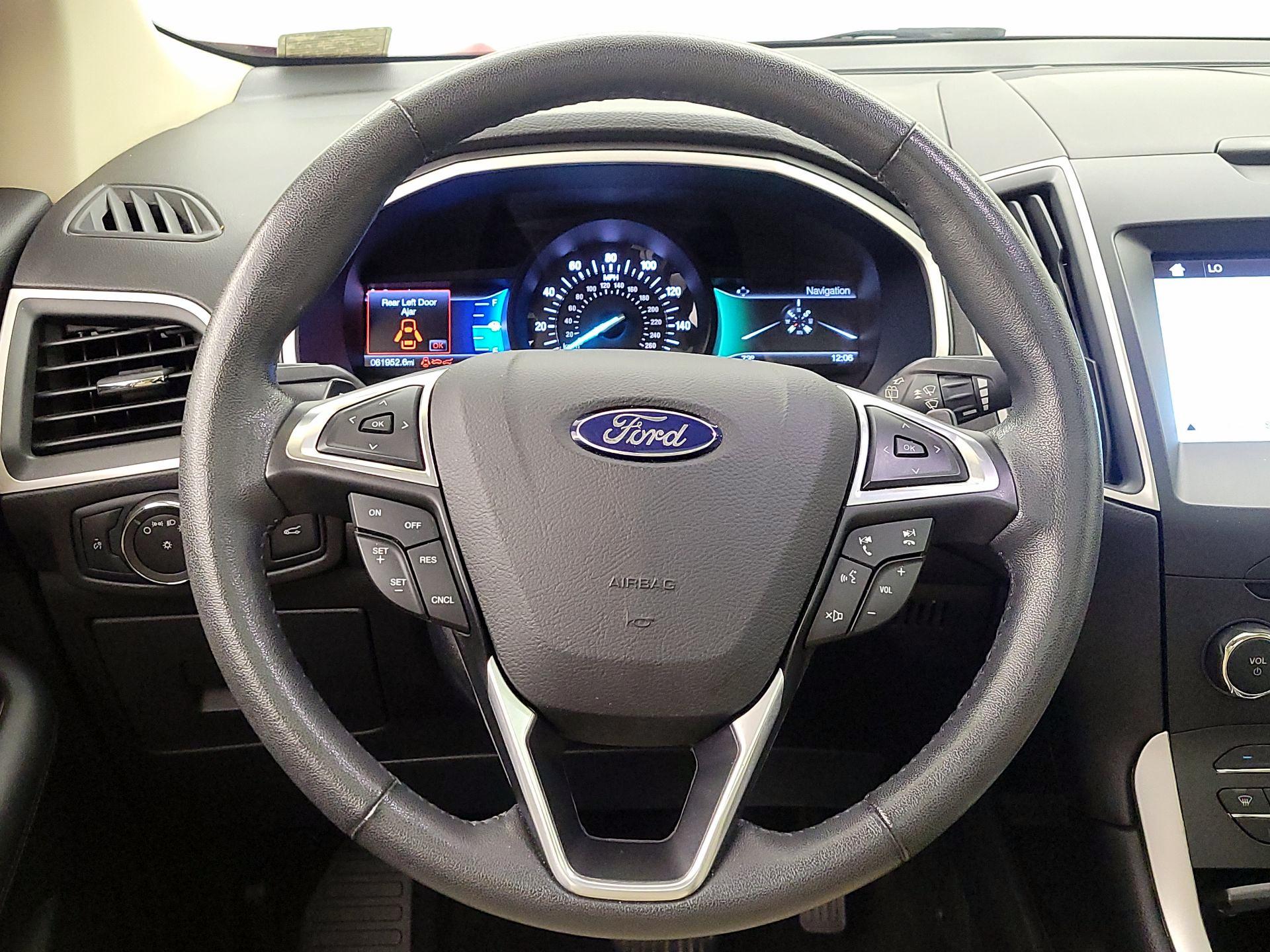 Thumbnail: 2016 Ford Edge - 10