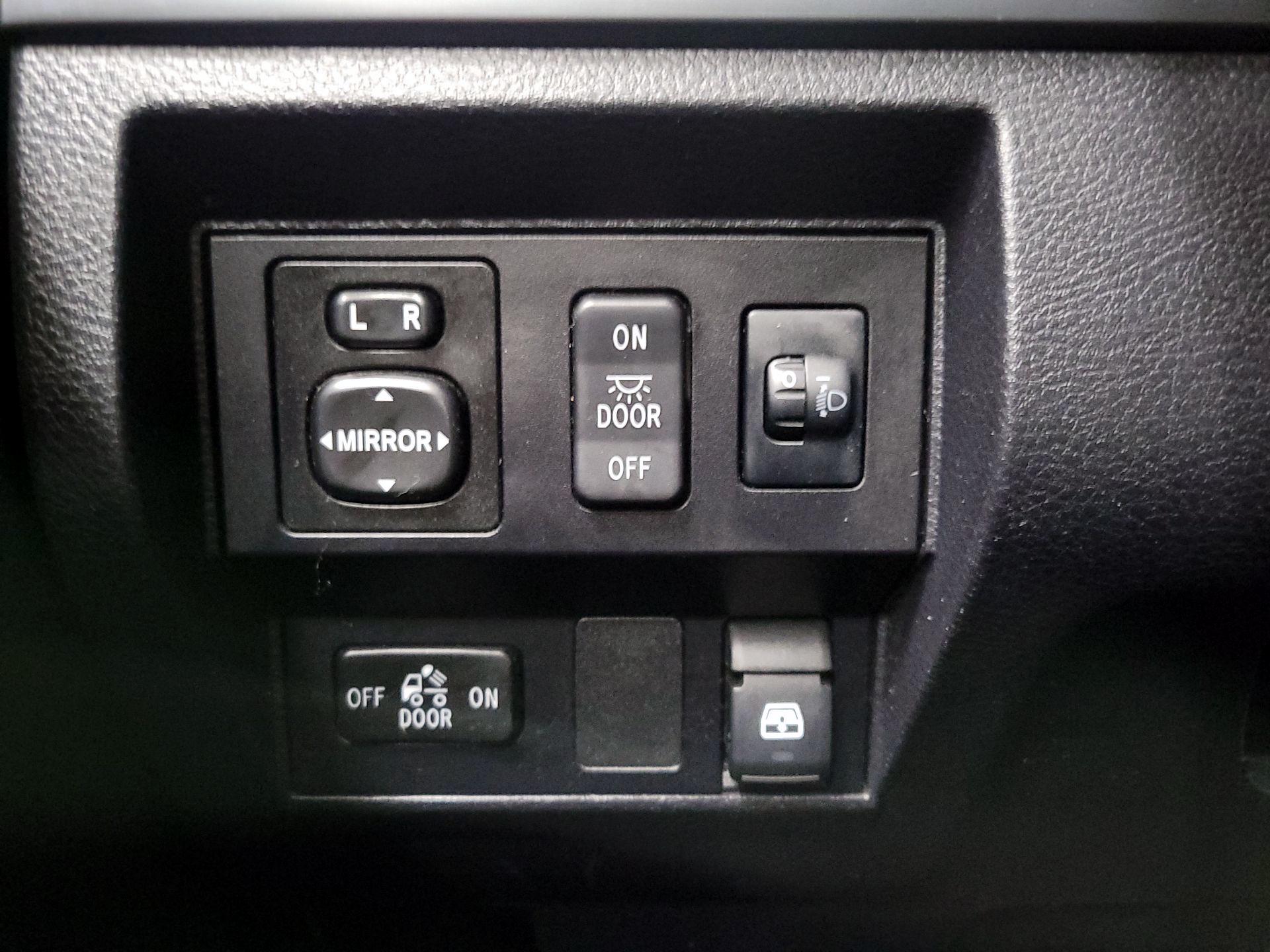 Thumbnail: 2017 Toyota Tundra - 13