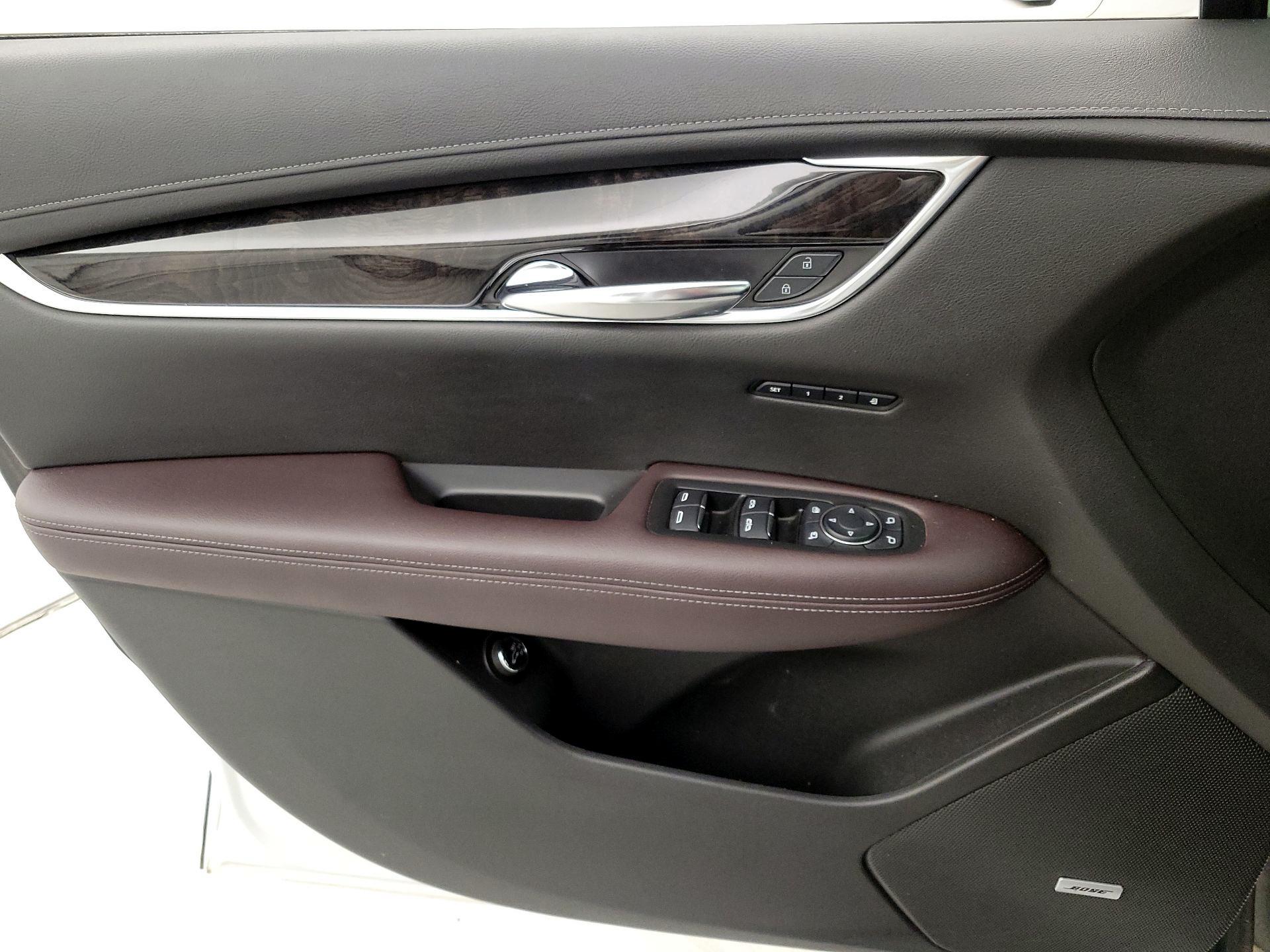 Thumbnail: 2020 Cadillac XT6 - 12