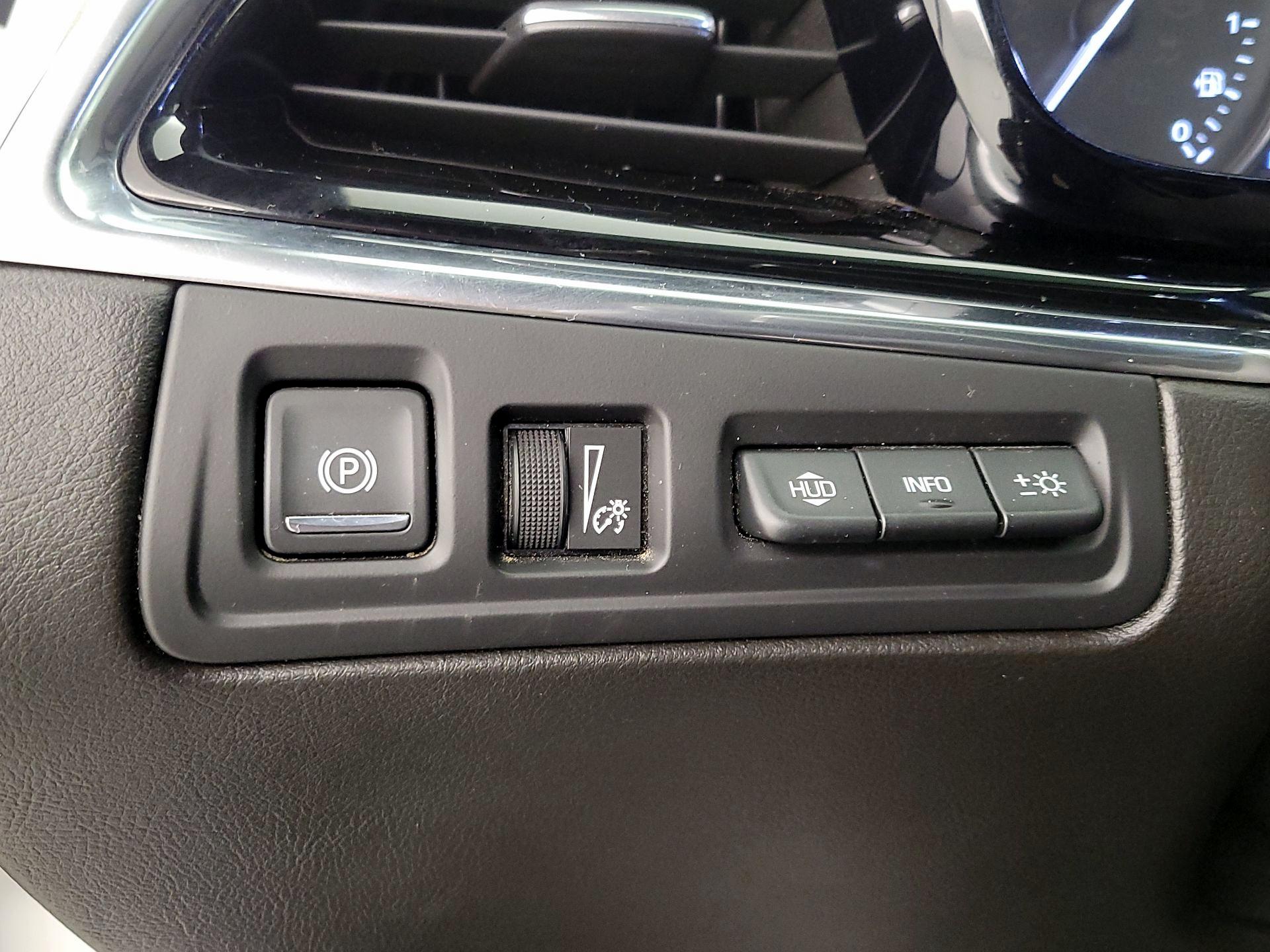 Thumbnail: 2020 Cadillac XT6 - 13