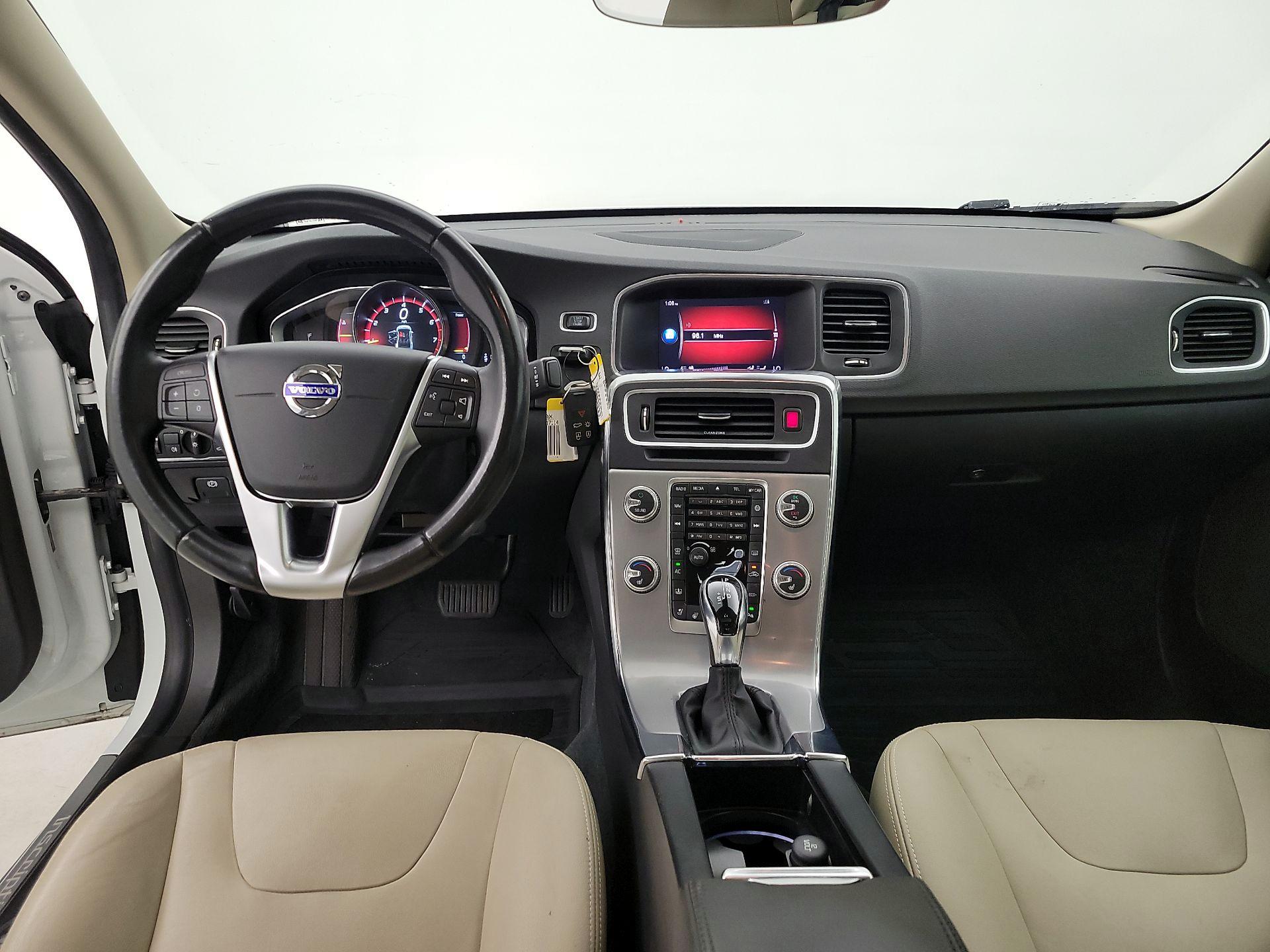 Thumbnail: 2018 Volvo S60 - 9