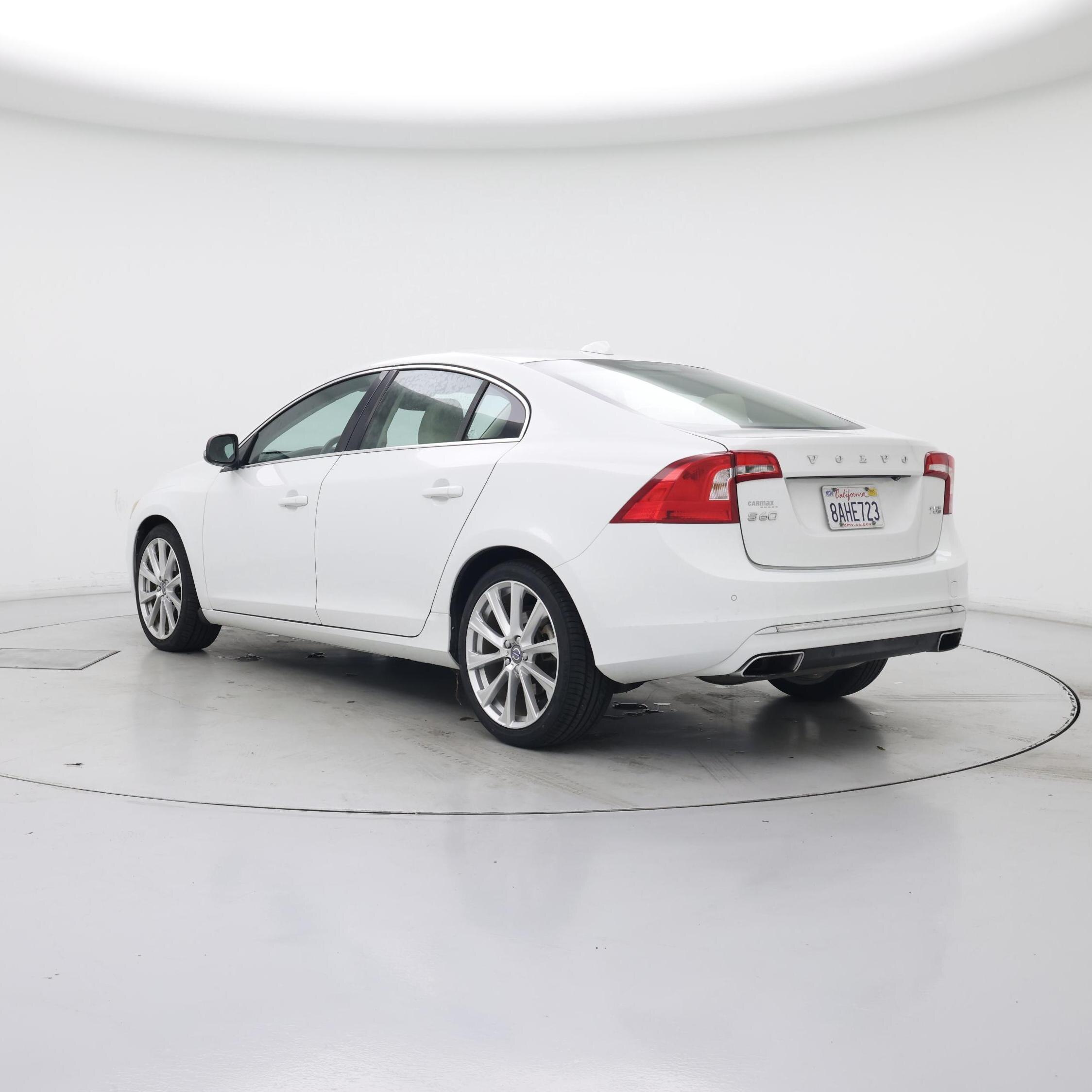 Thumbnail: 2018 Volvo S60 - 2