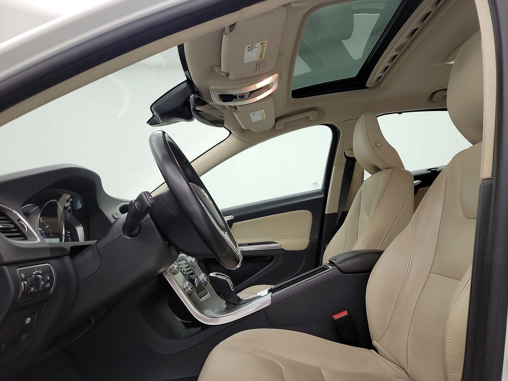 Thumbnail: 2018 Volvo S60 - 19