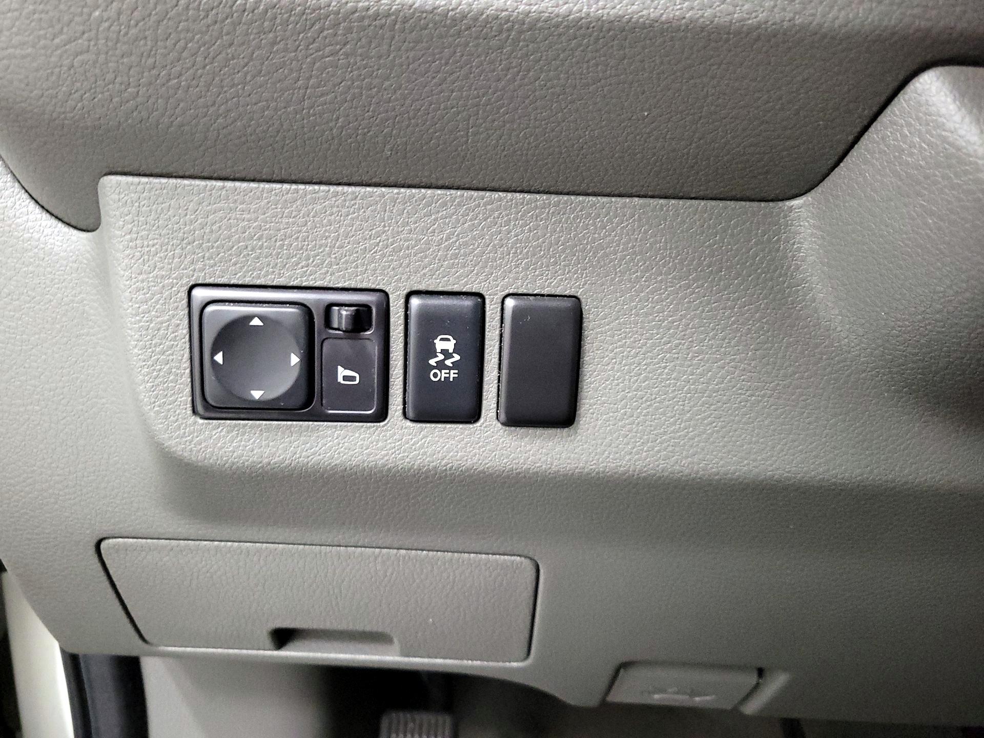 Thumbnail: 2014 Nissan NV - 13