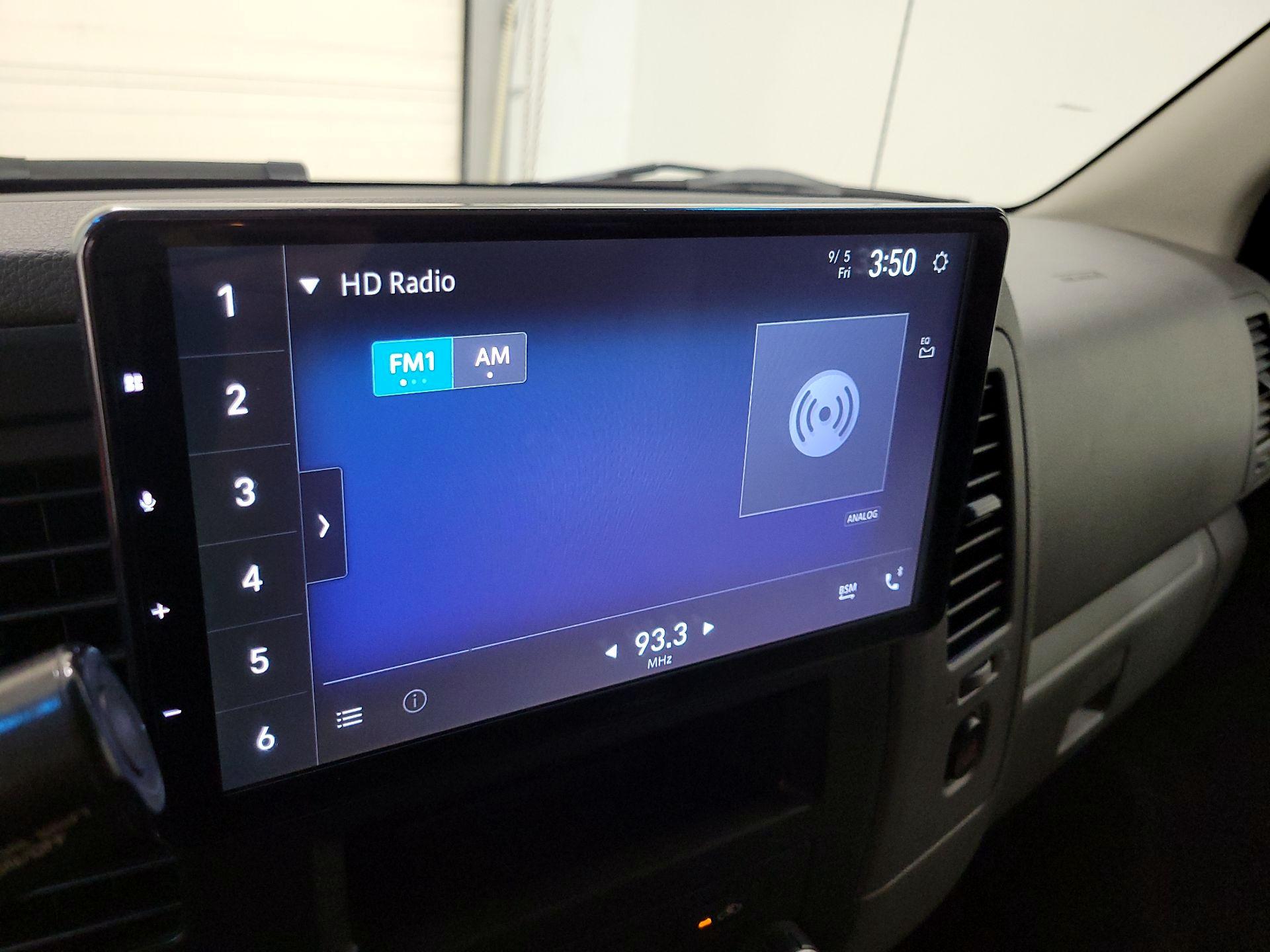 Thumbnail: 2014 Nissan NV - 15