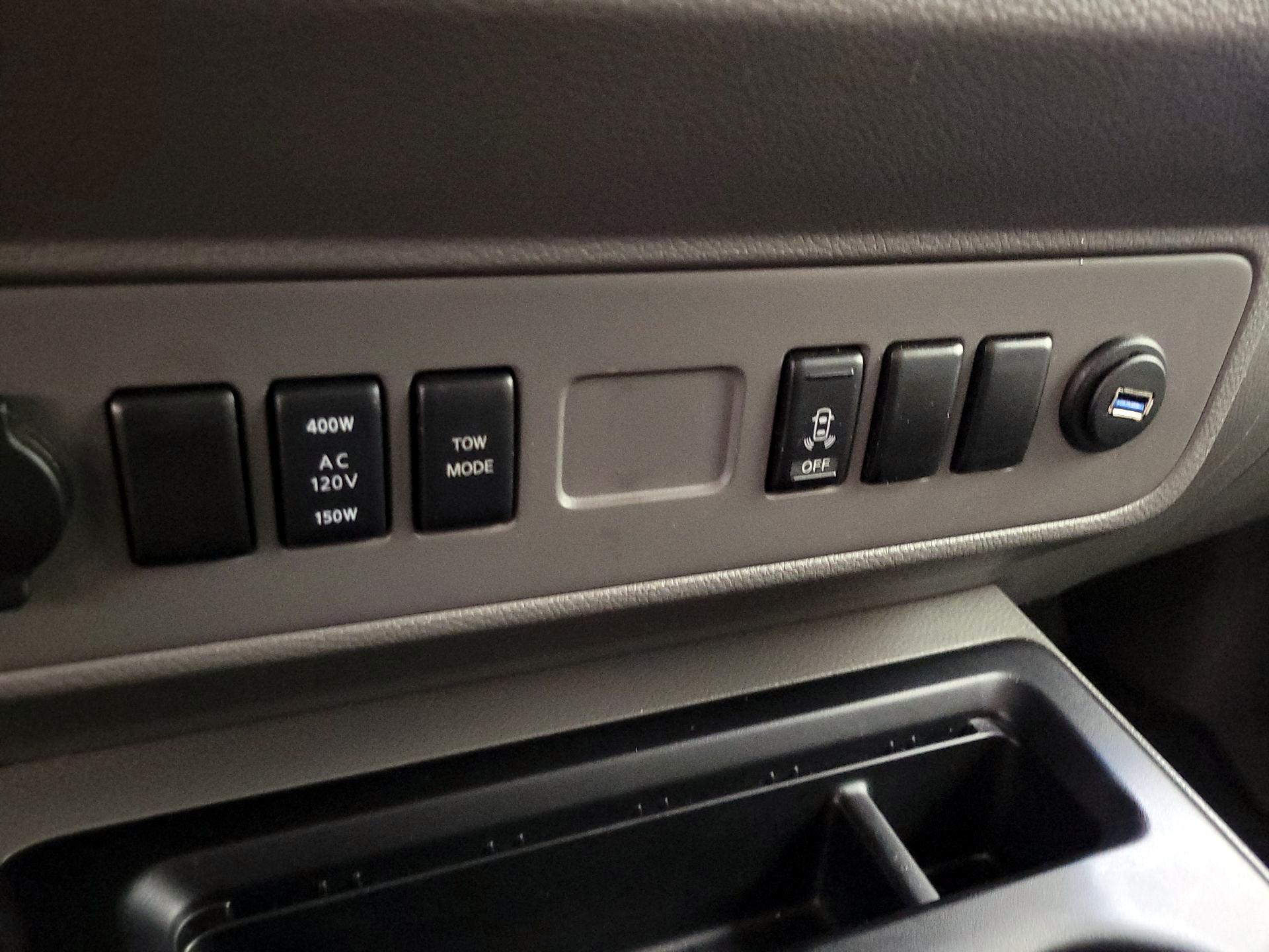 Thumbnail: 2014 Nissan NV - 18