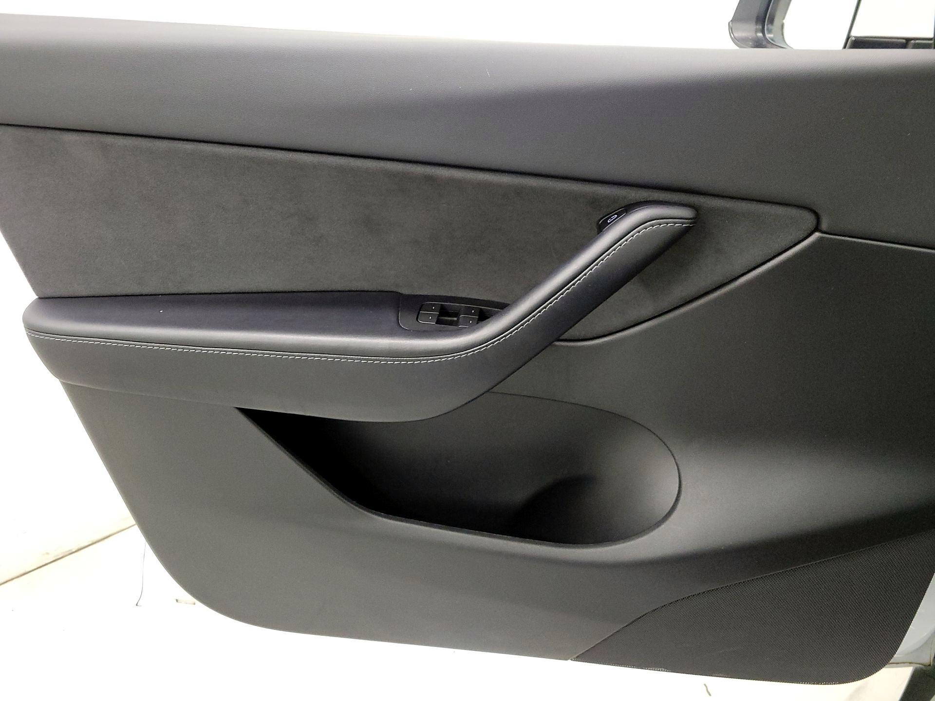Thumbnail: 2022 Tesla Model Y - 12