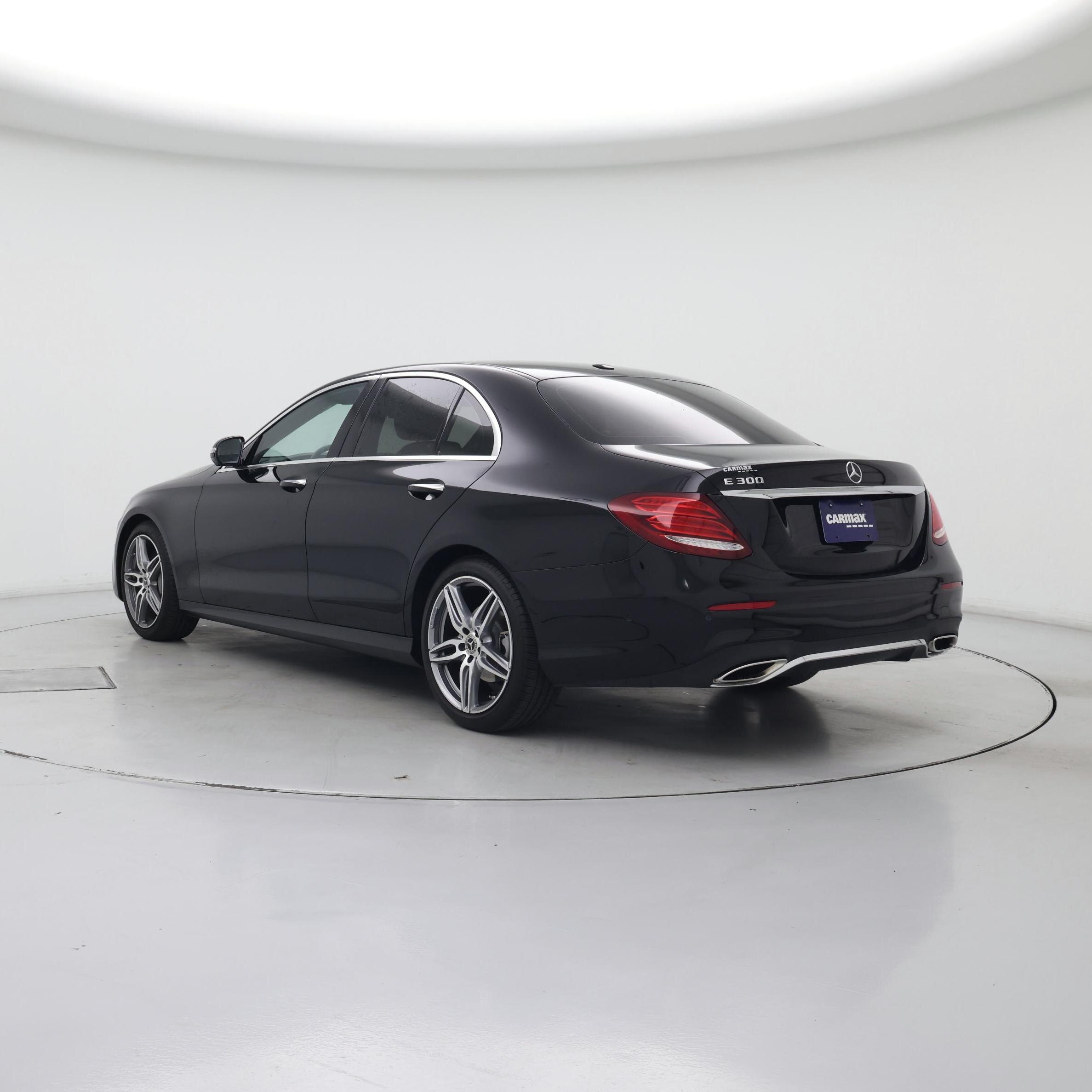 Thumbnail: 2017 Mercedes-Benz E-Class - 2