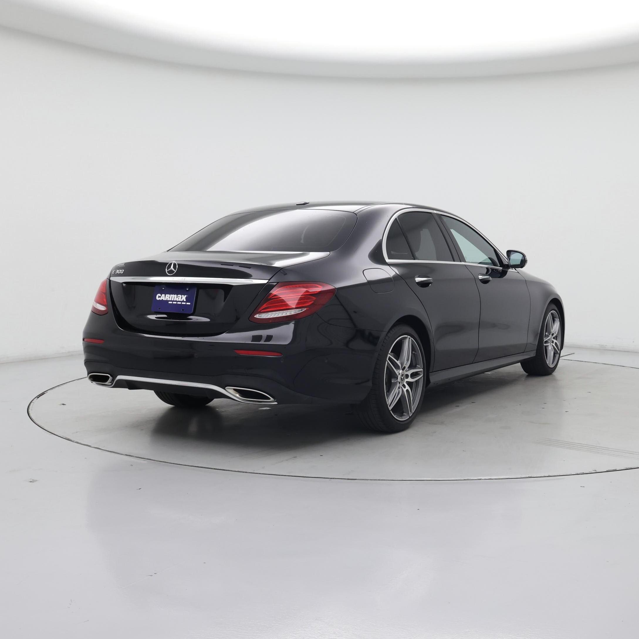 Thumbnail: 2017 Mercedes-Benz E-Class - 8