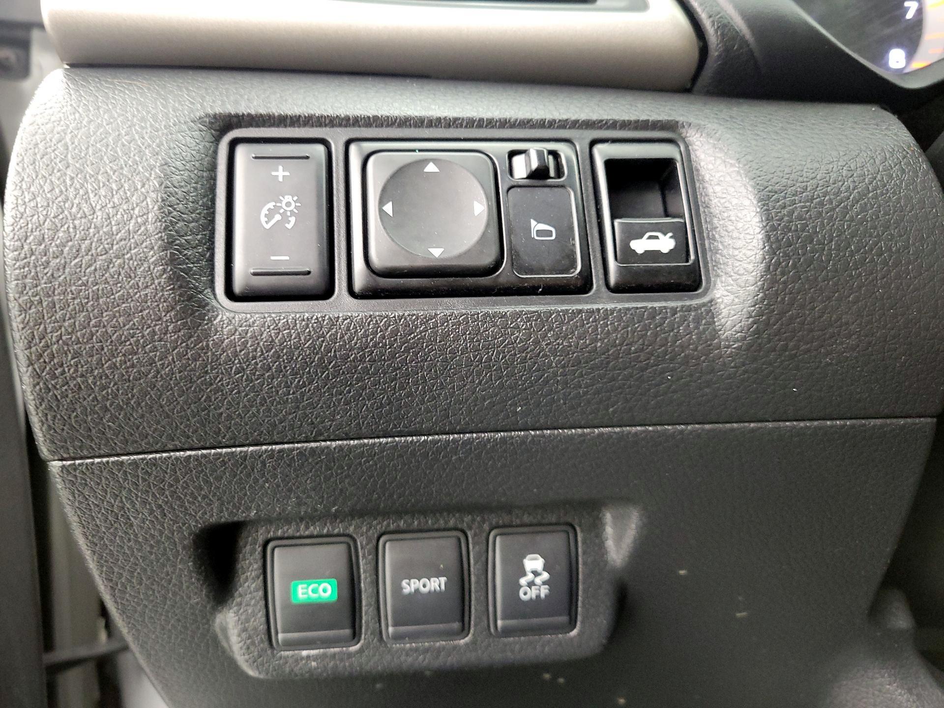 Thumbnail: 2014 Nissan Sentra - 13