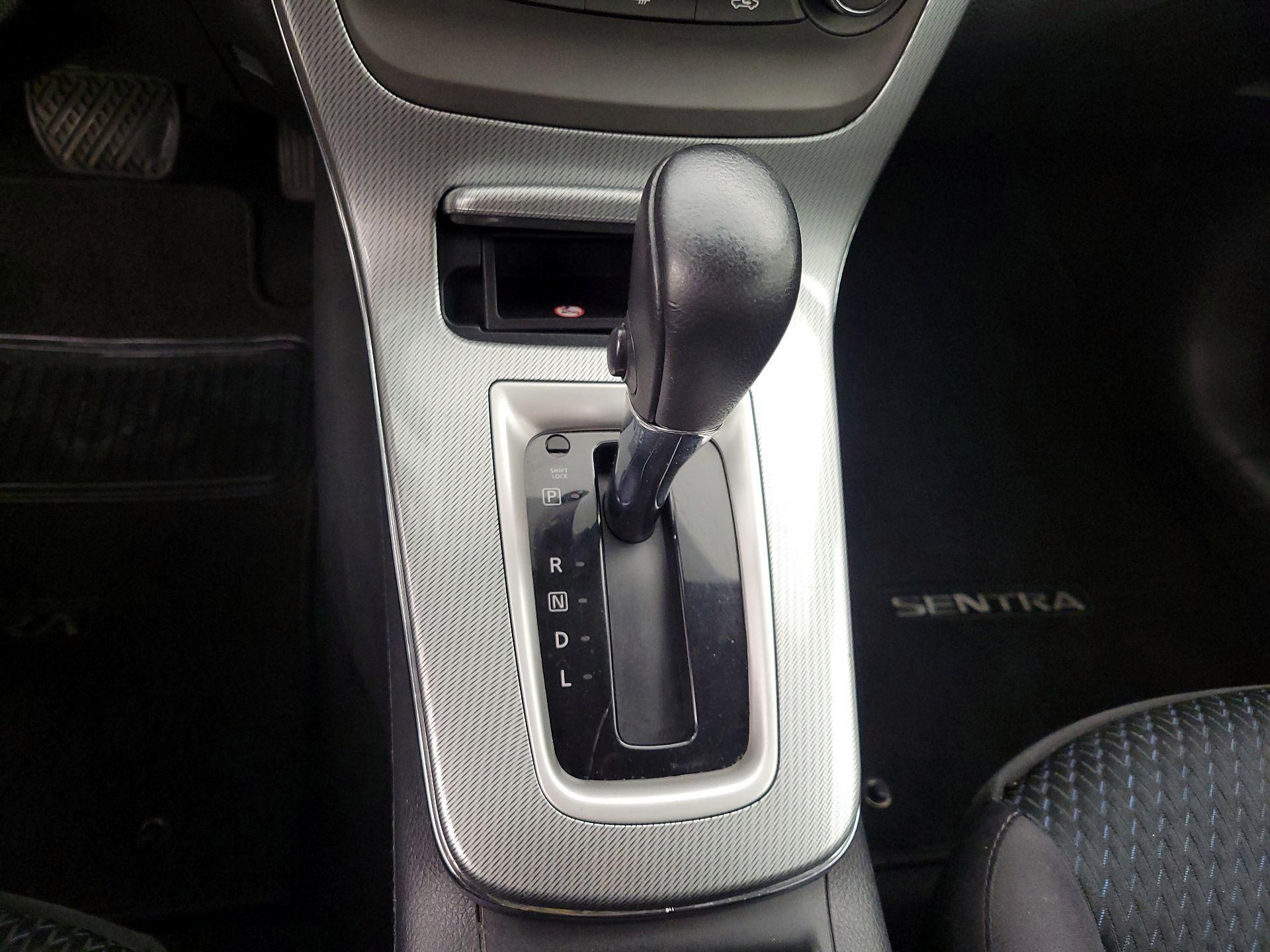 Thumbnail: 2014 Nissan Sentra - 17
