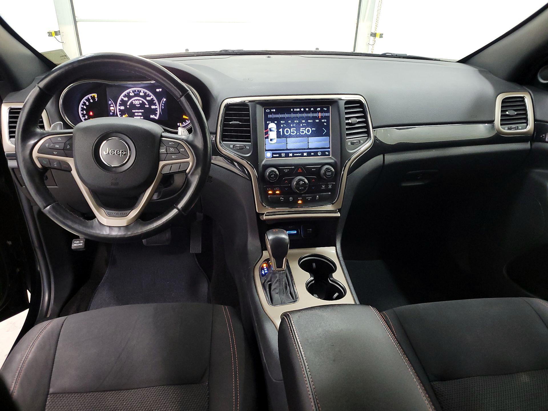 Thumbnail: 2017 Jeep Grand Cherokee - 9
