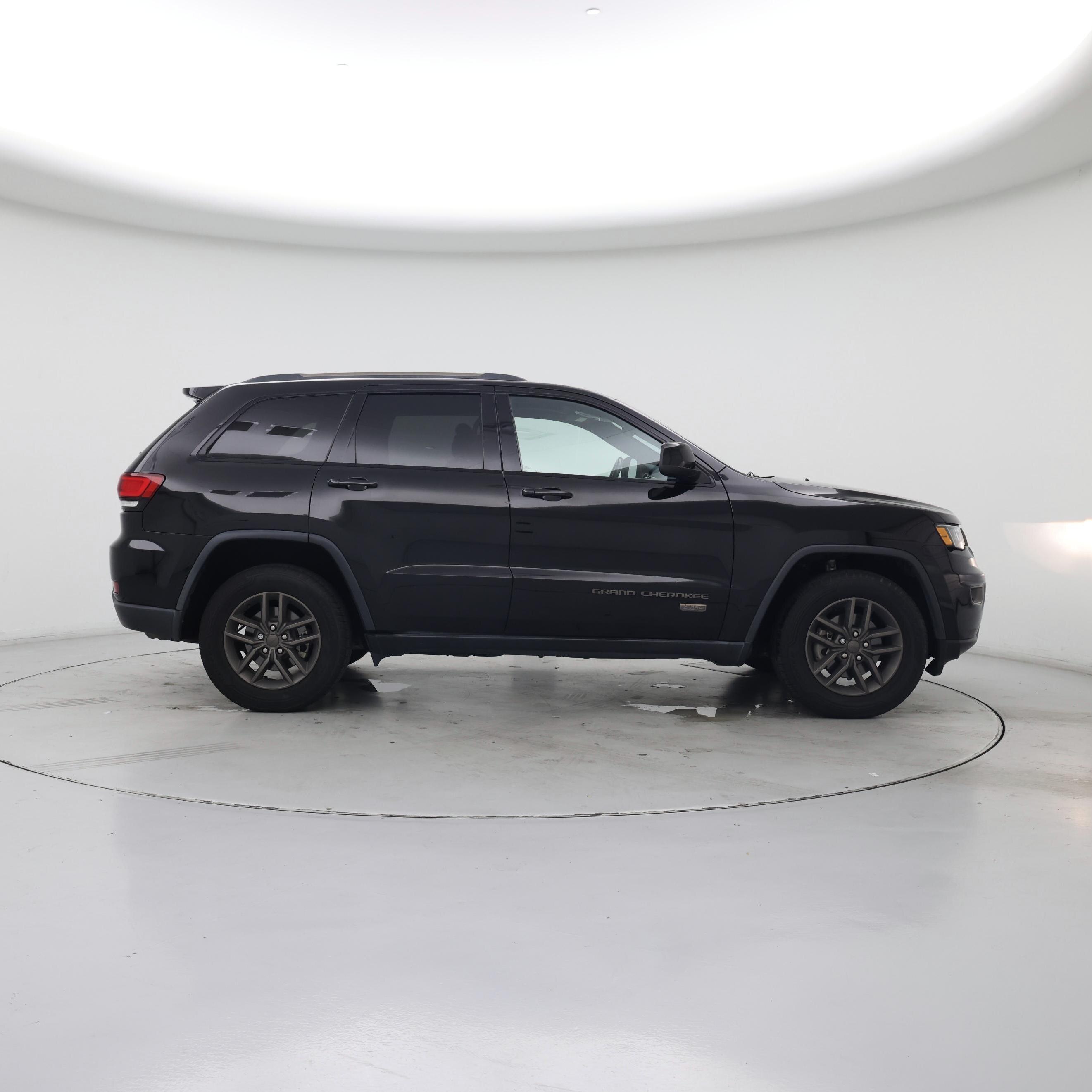Thumbnail: 2017 Jeep Grand Cherokee - 7