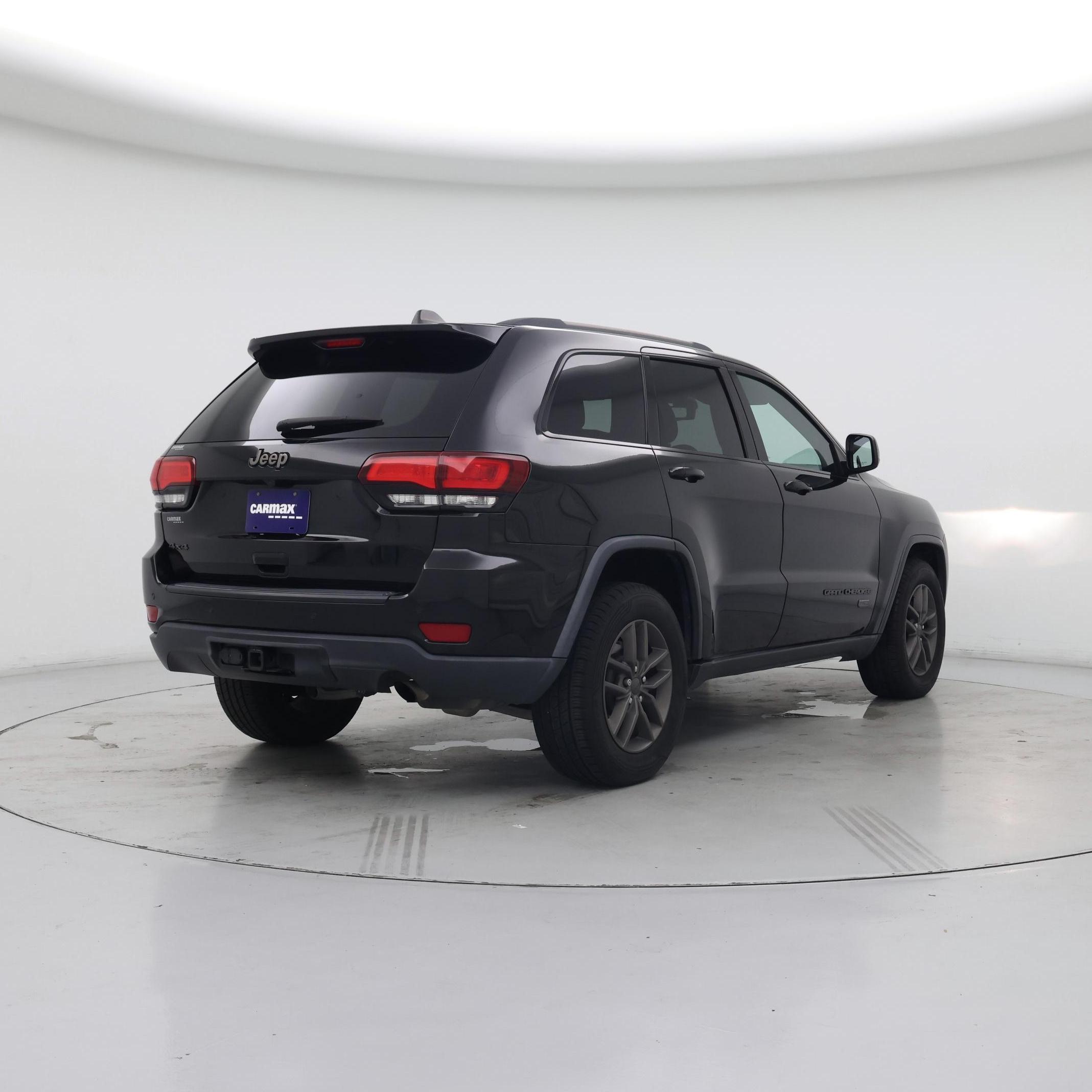 Thumbnail: 2017 Jeep Grand Cherokee - 8