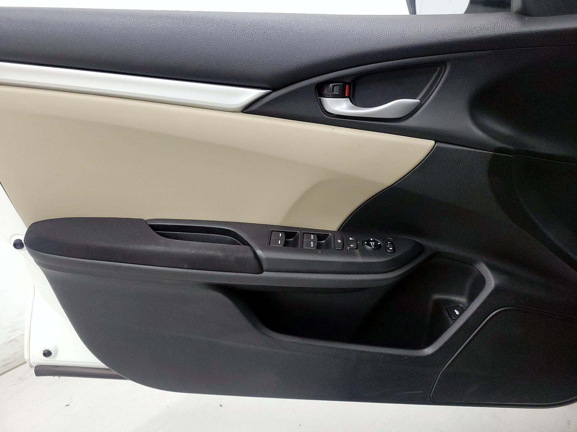 Thumbnail: 2016 Honda Civic - 12