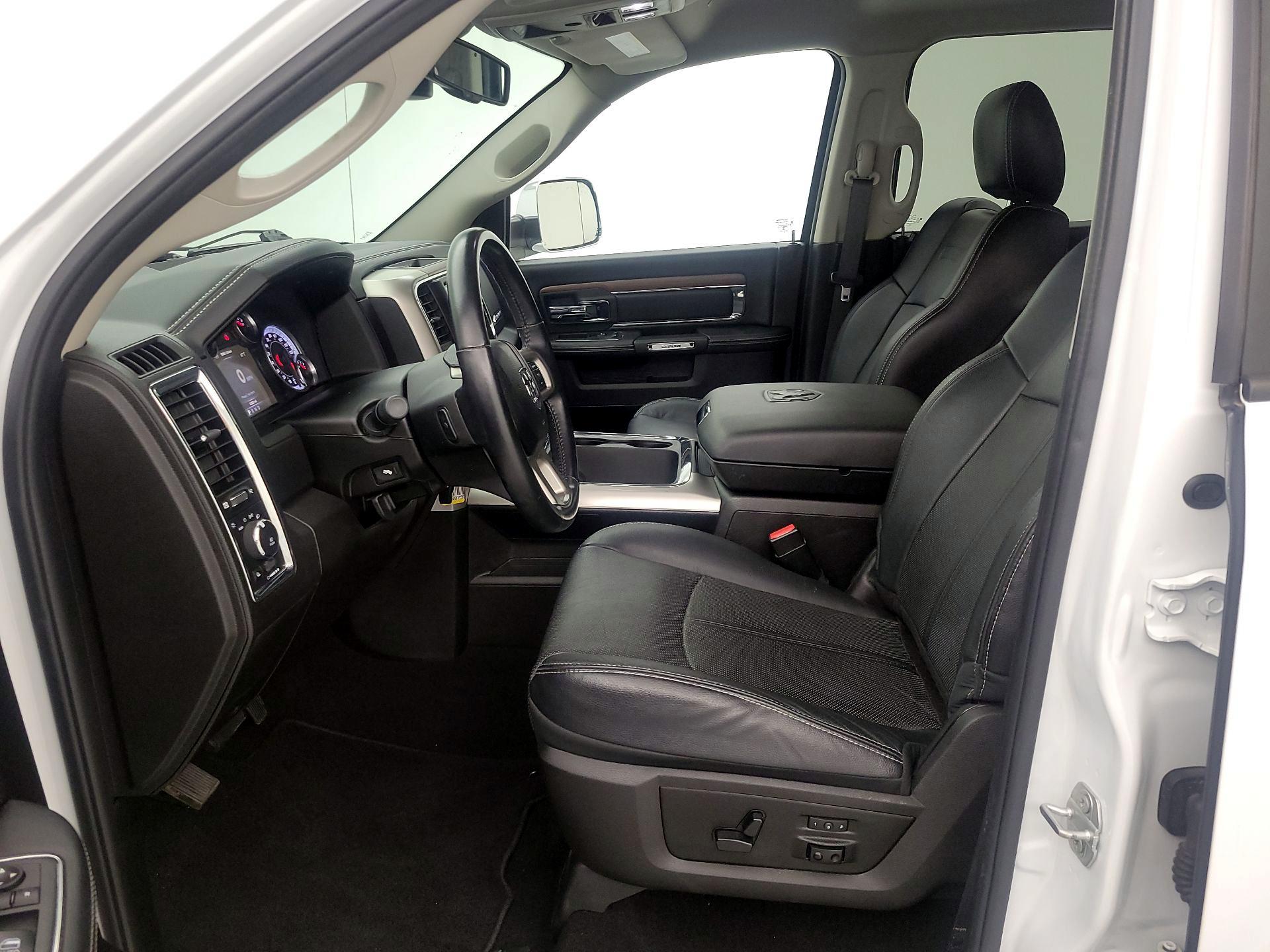 Thumbnail: 2019 RAM 1500 Classic - 11