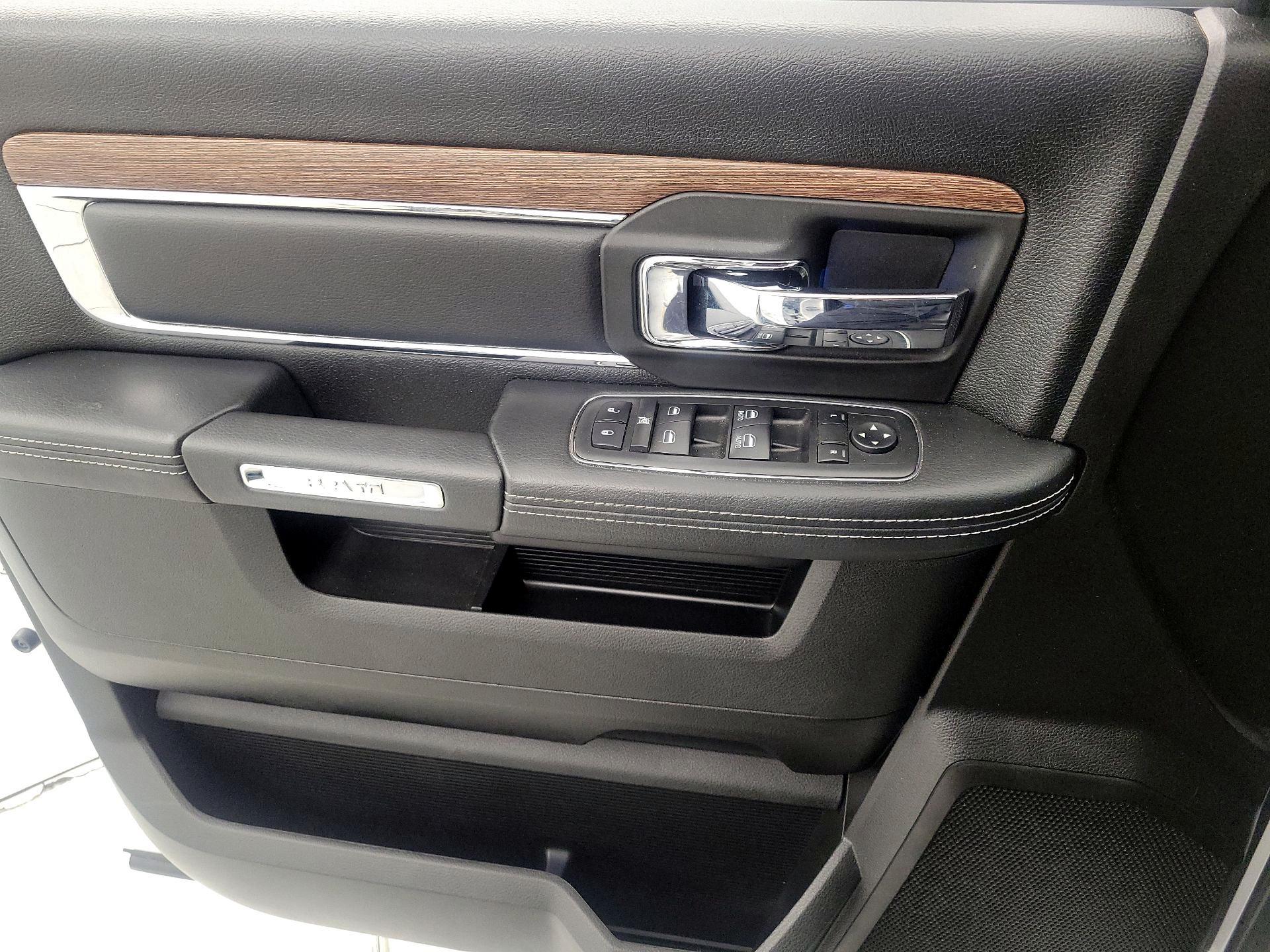 Thumbnail: 2019 RAM 1500 Classic - 12