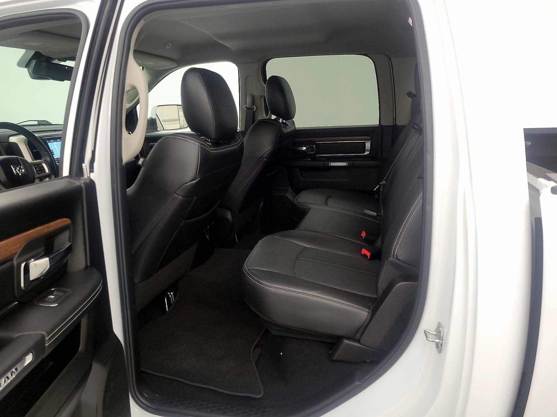 Thumbnail: 2019 RAM 1500 Classic - 19