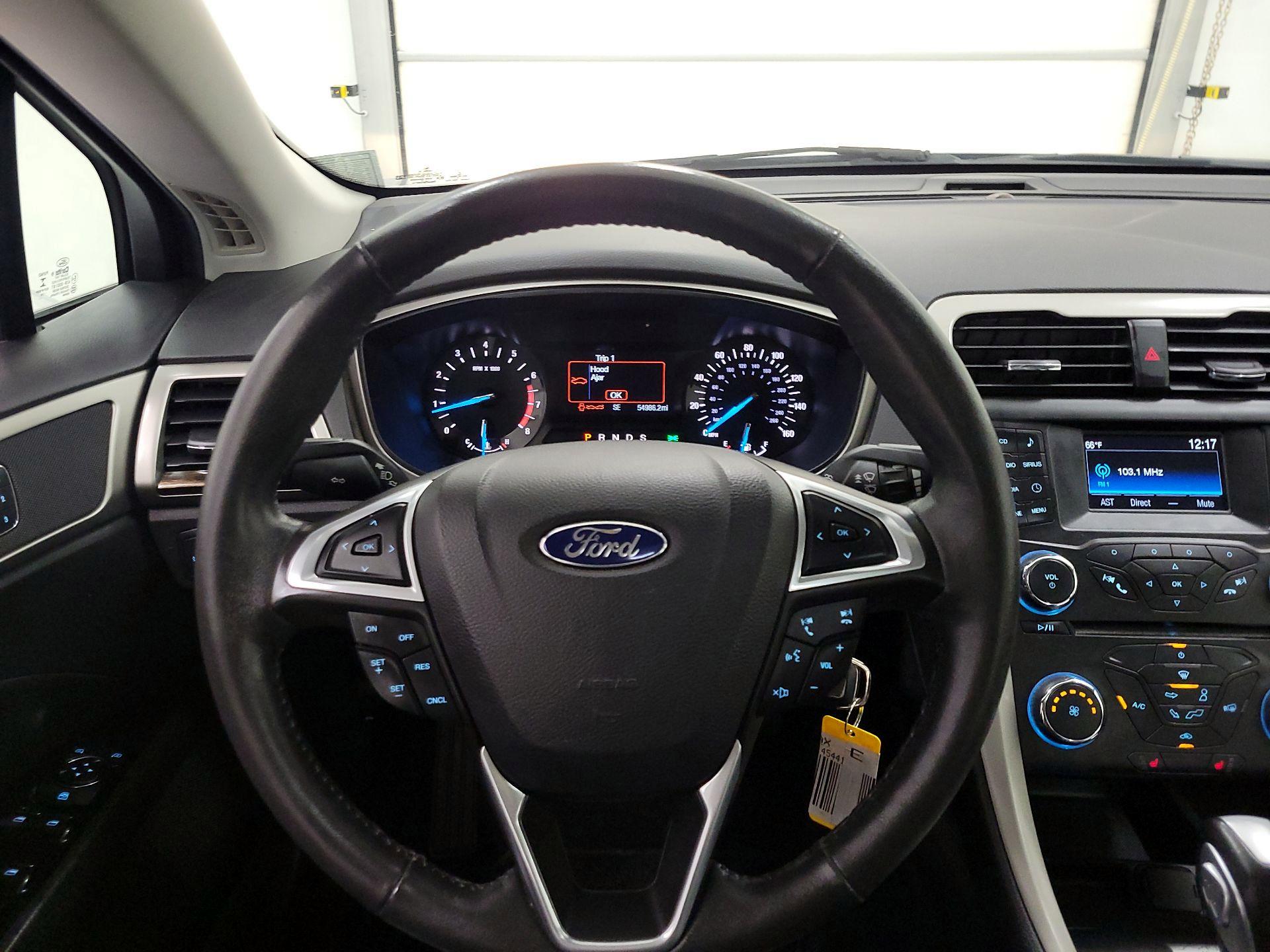 Thumbnail: 2015 Ford Fusion - 10