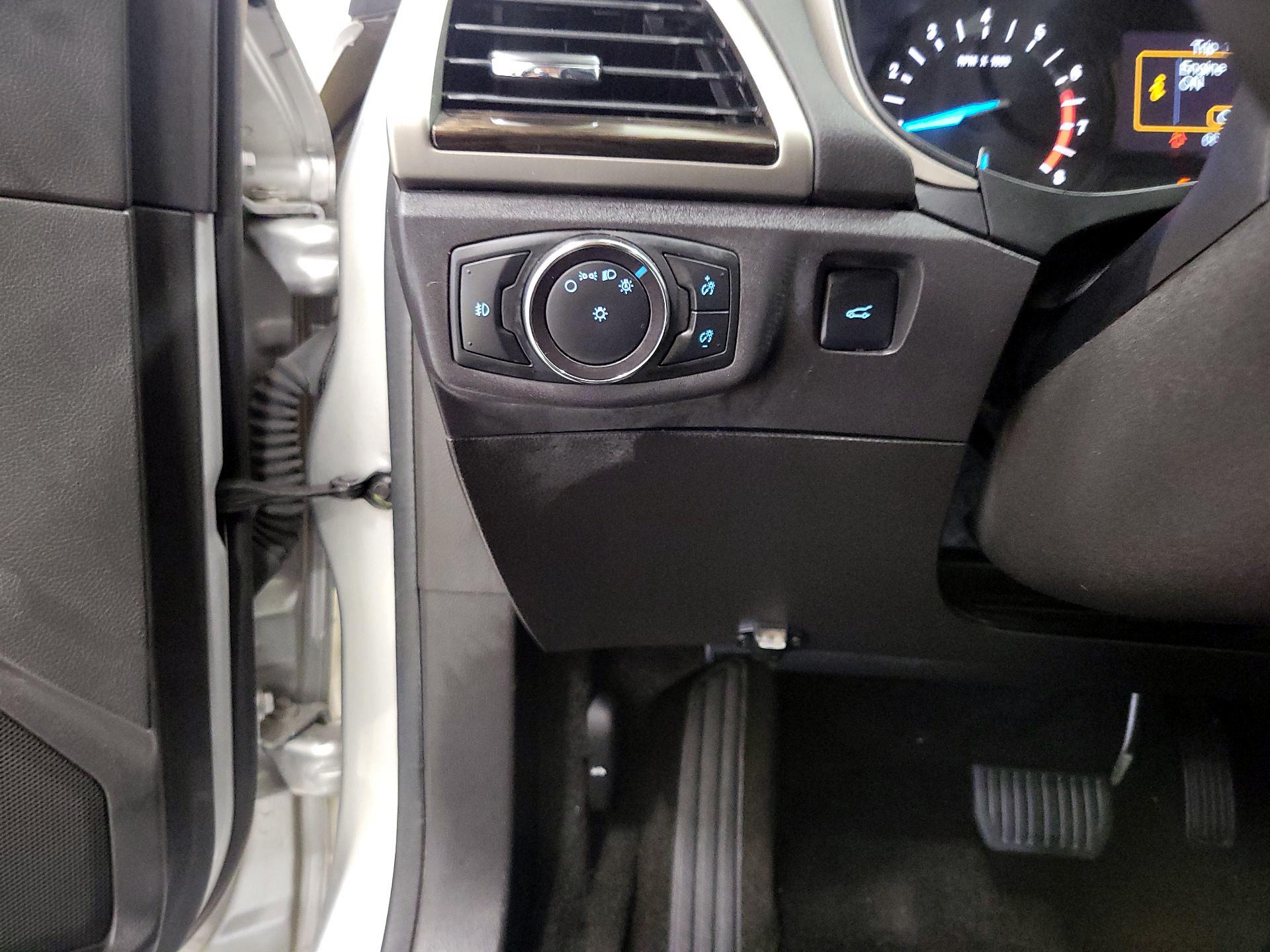 Thumbnail: 2015 Ford Fusion - 13
