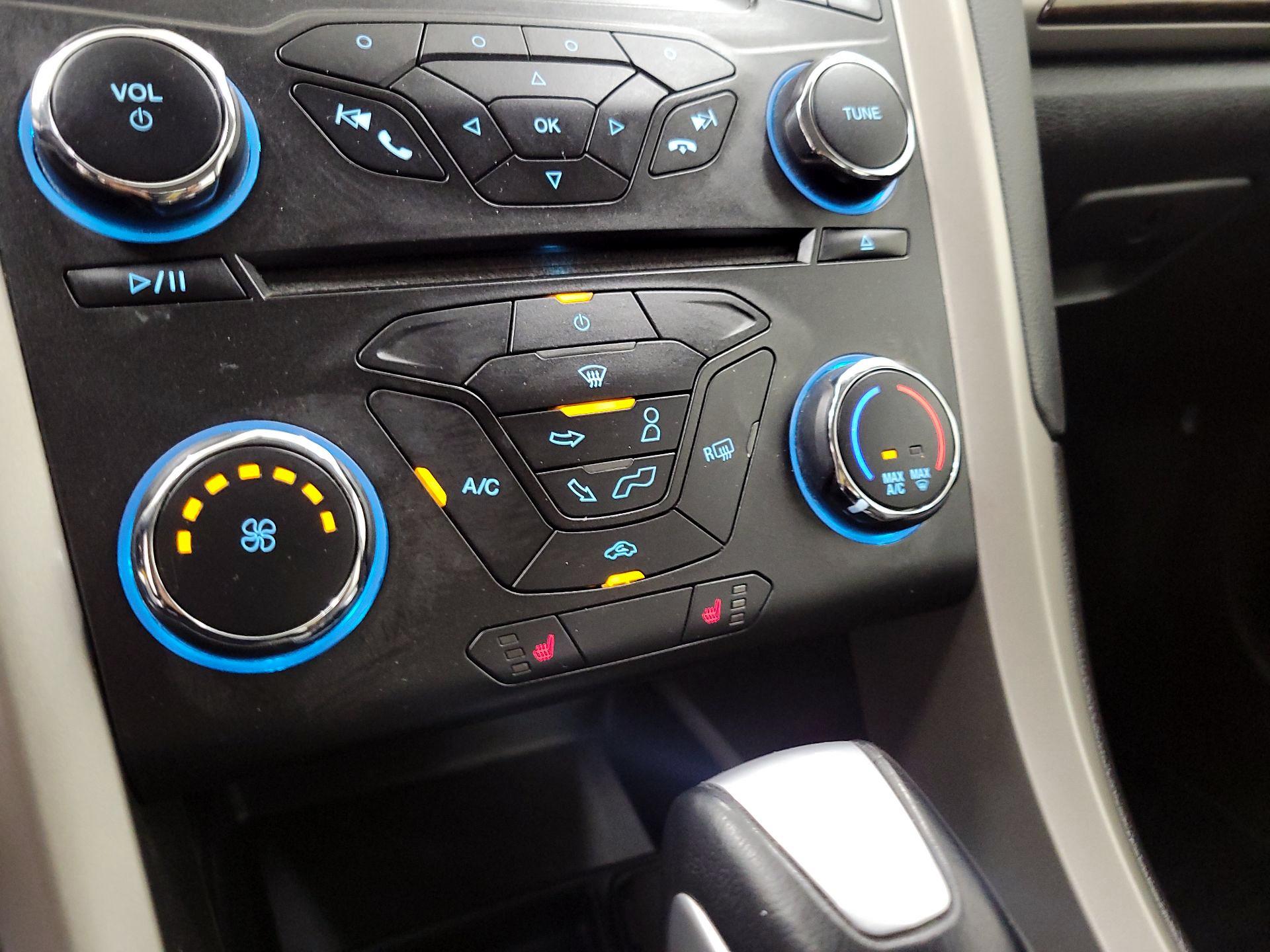 Thumbnail: 2015 Ford Fusion - 16
