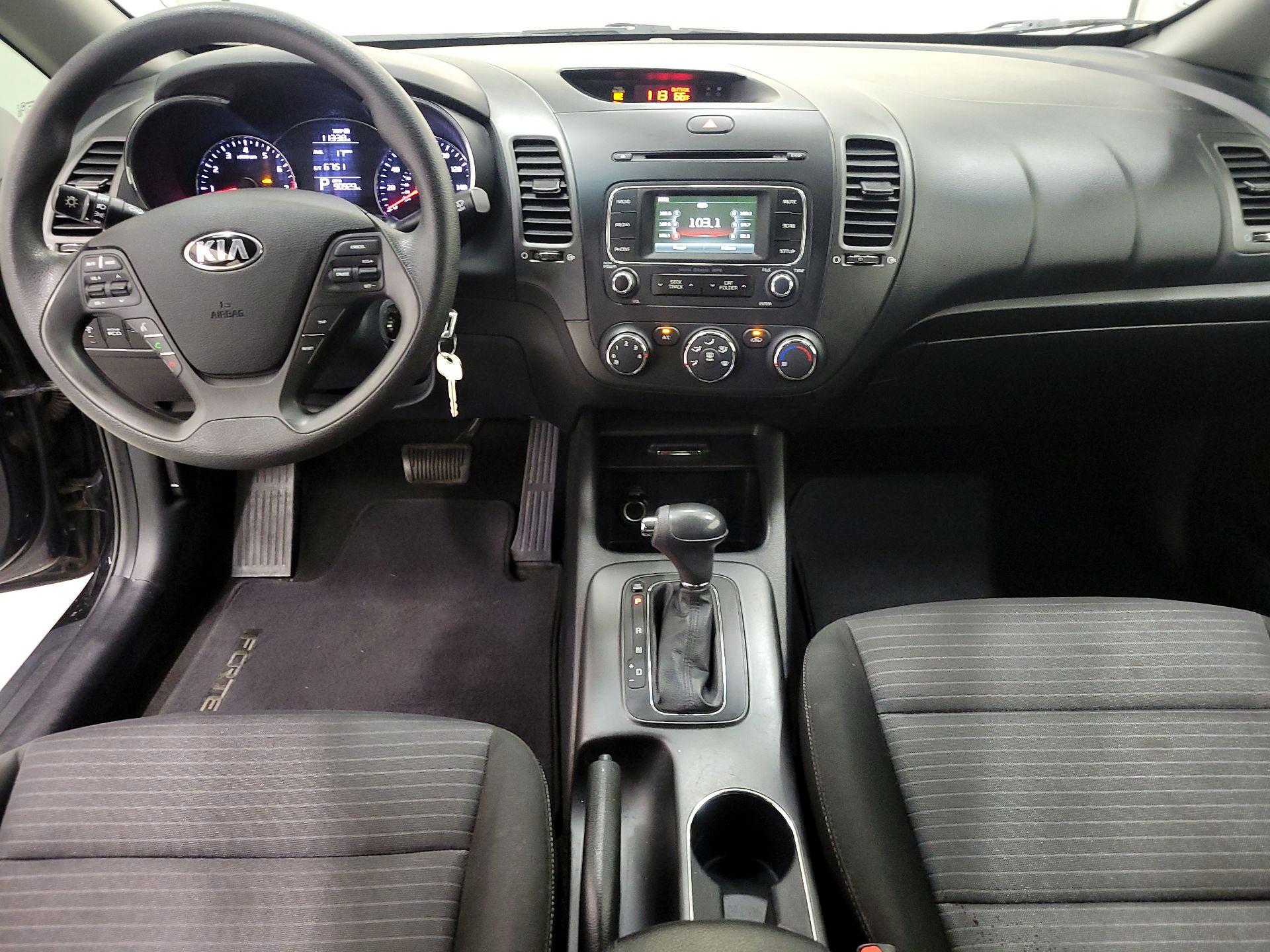 Thumbnail: 2016 Kia Forte - 9