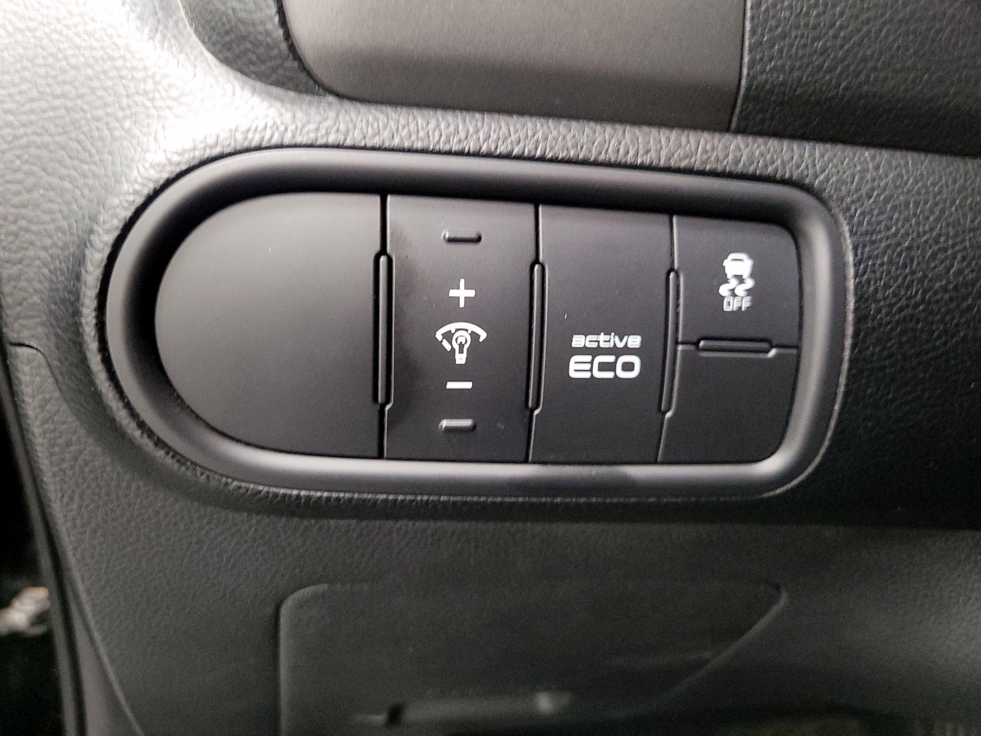 Thumbnail: 2016 Kia Forte - 13