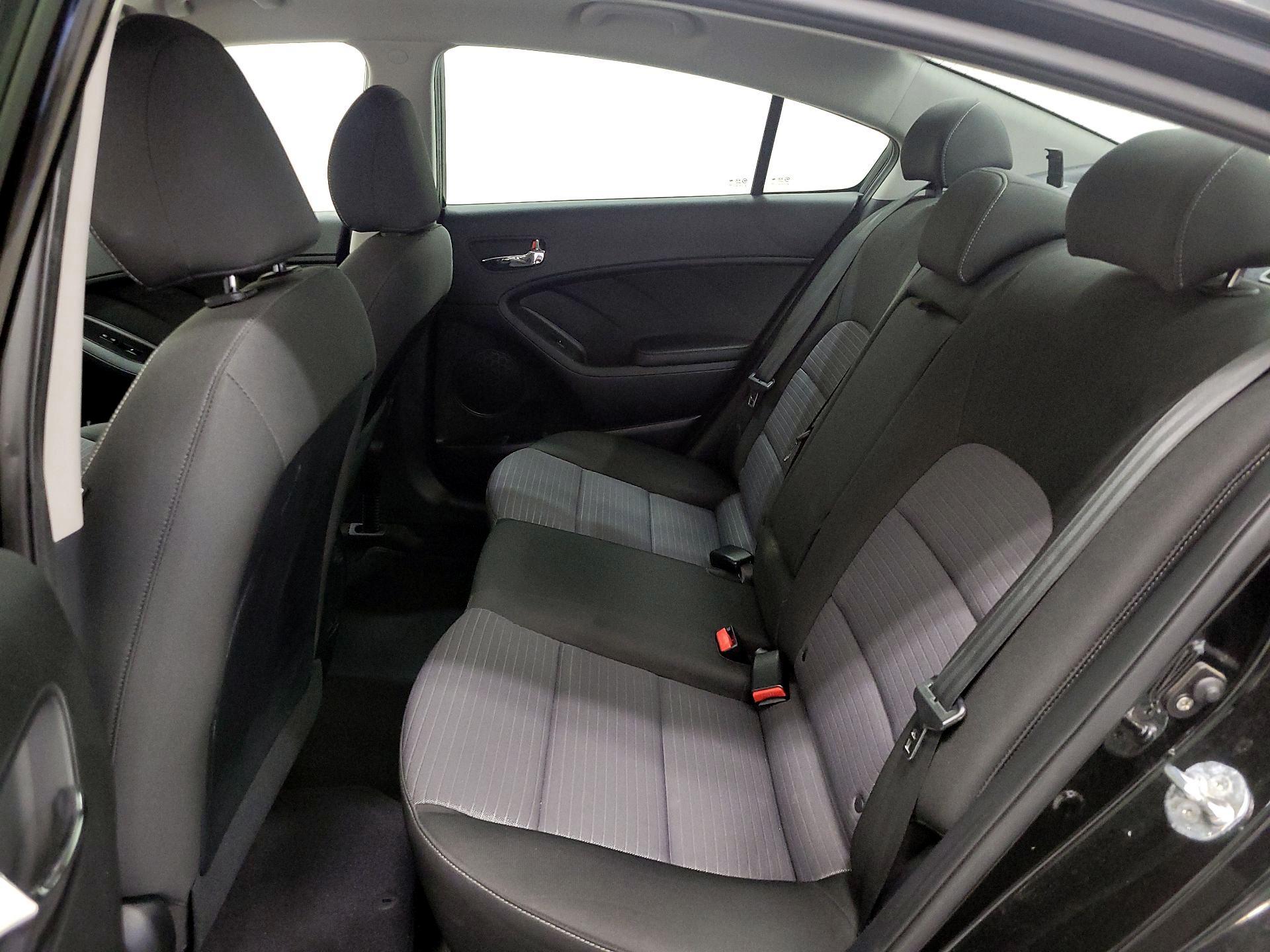 Thumbnail: 2016 Kia Forte - 18