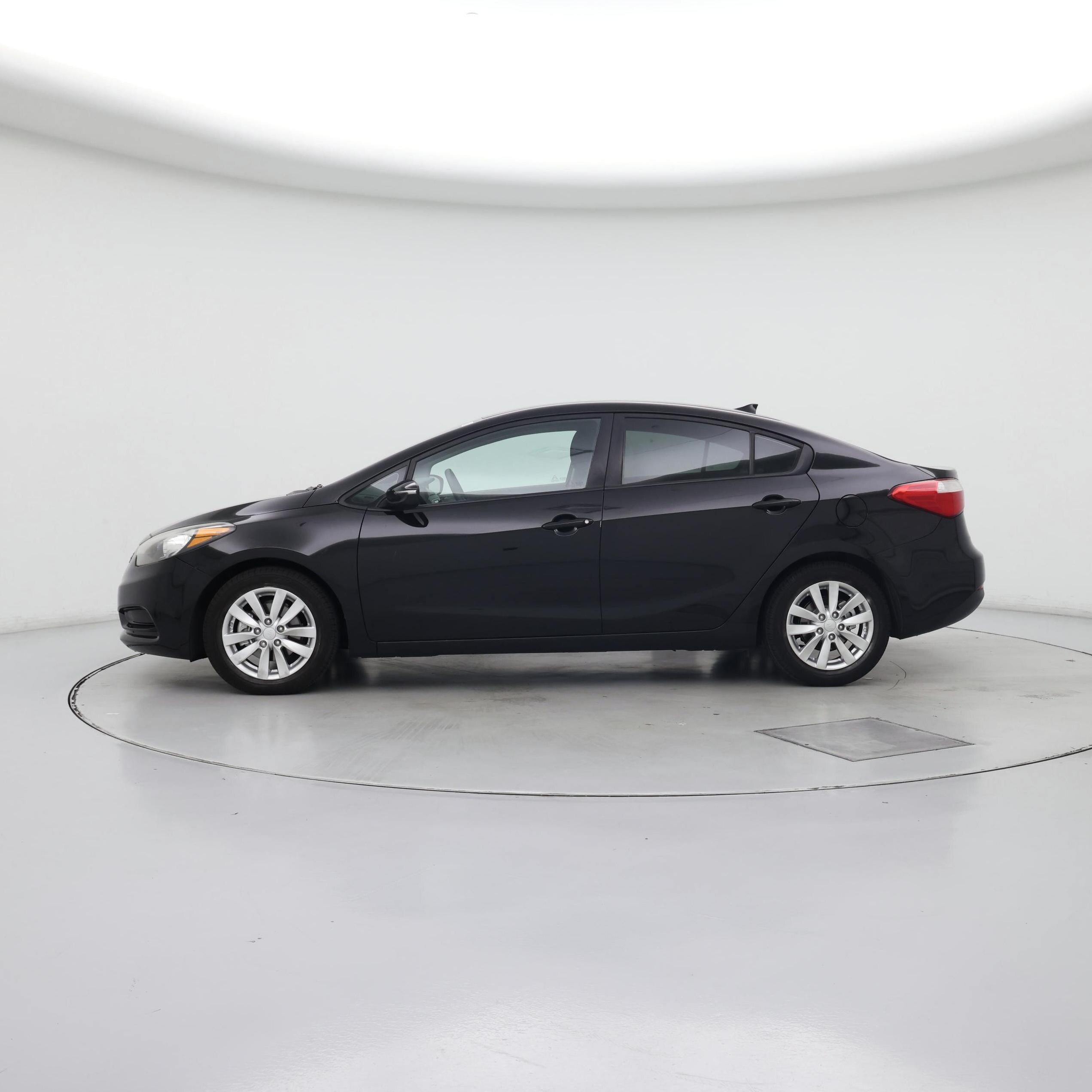 Thumbnail: 2016 Kia Forte - 3
