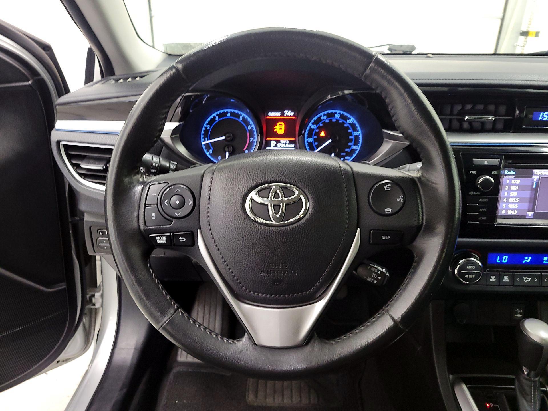 Thumbnail: 2015 Toyota Corolla - 10