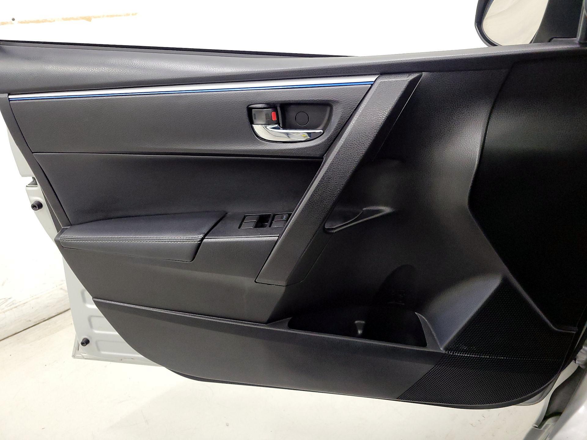 Thumbnail: 2015 Toyota Corolla - 12