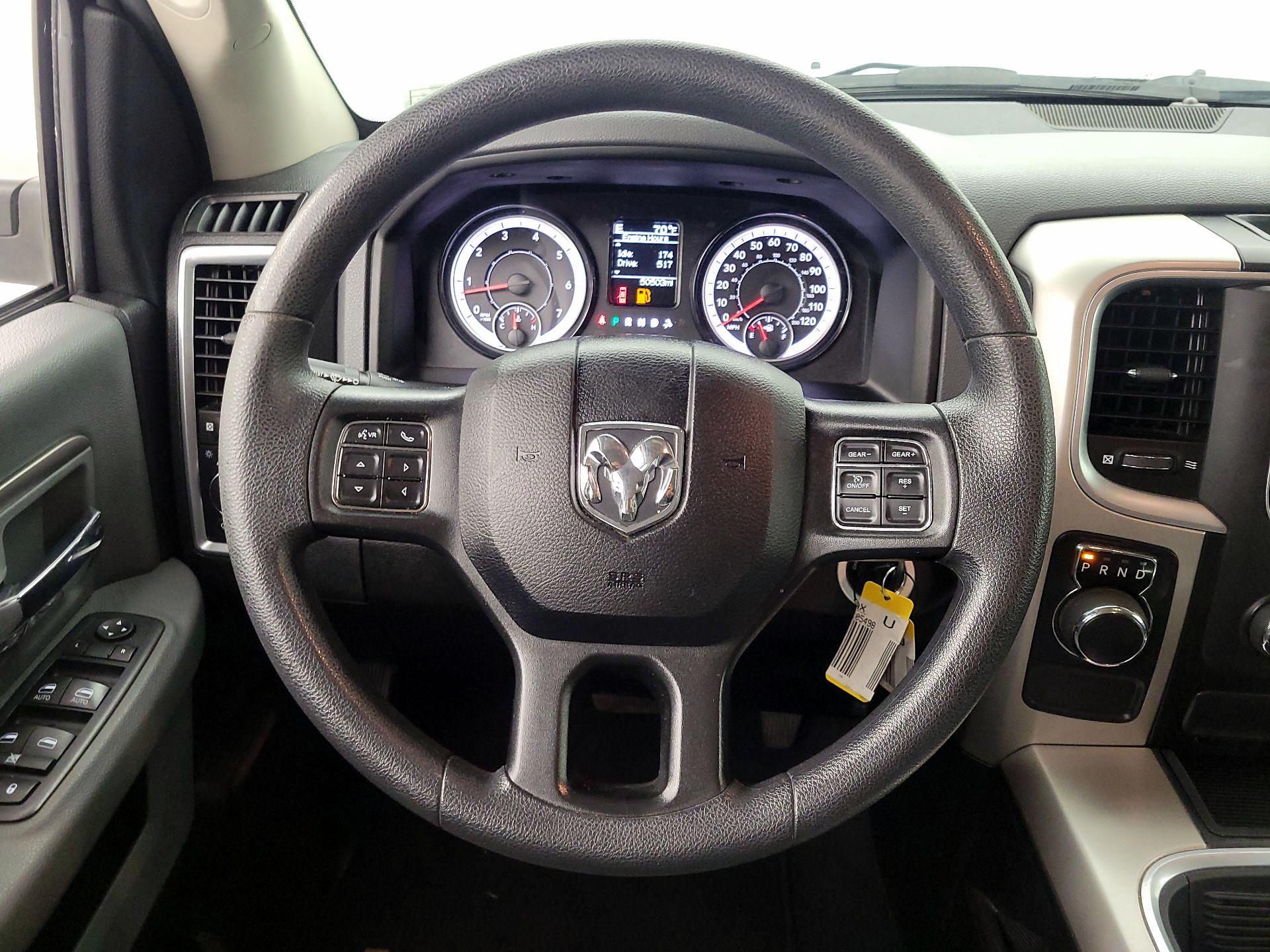 Thumbnail: 2020 RAM 1500 Classic - 10