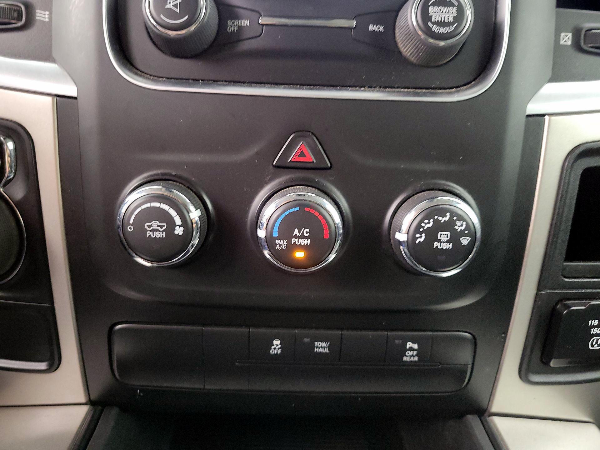 Thumbnail: 2020 RAM 1500 Classic - 16