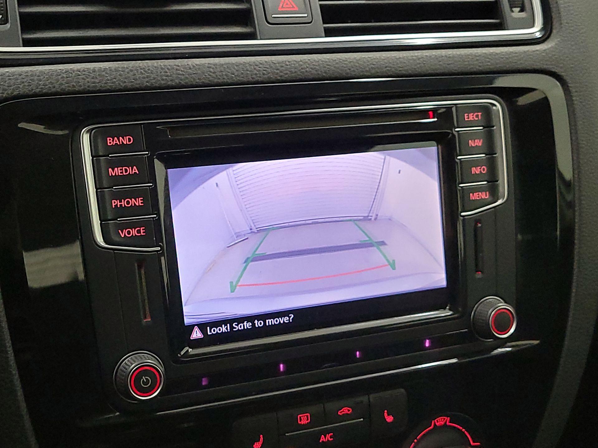 Thumbnail: 2016 Volkswagen Jetta - 15