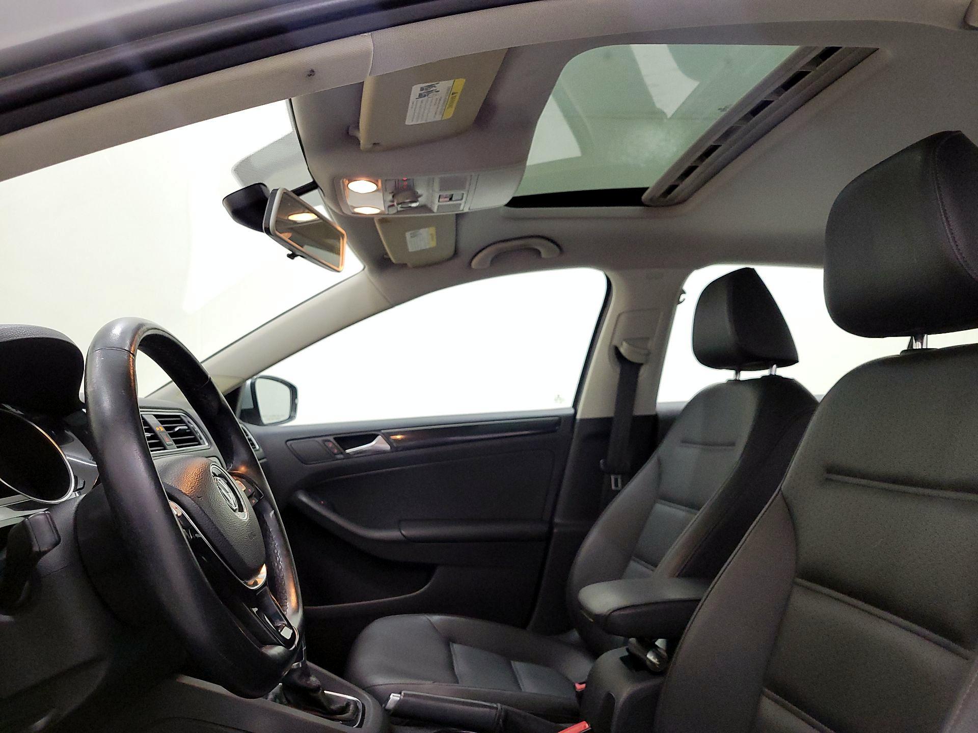 Thumbnail: 2016 Volkswagen Jetta - 20