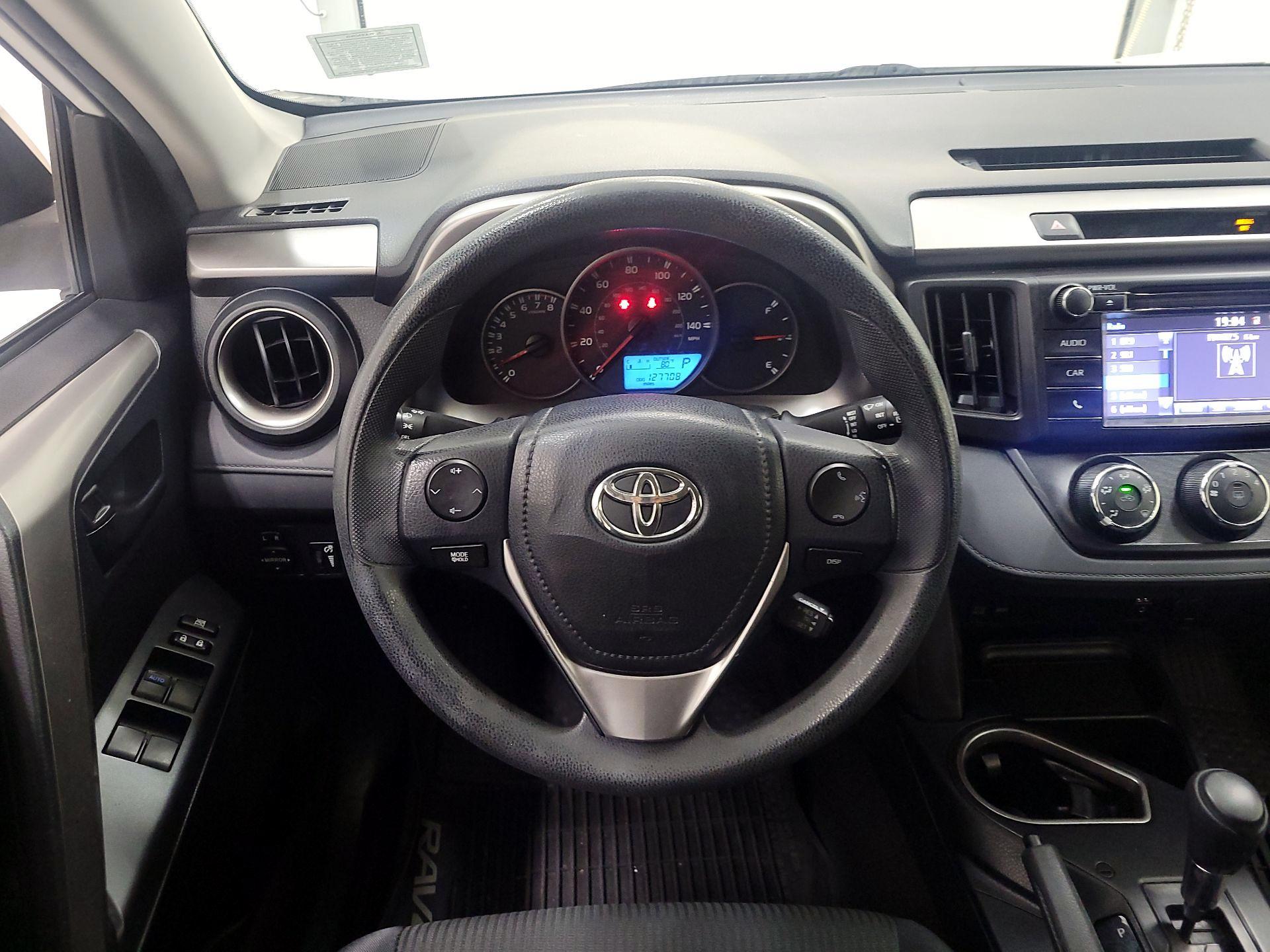 Thumbnail: 2016 Toyota RAV4 - 10