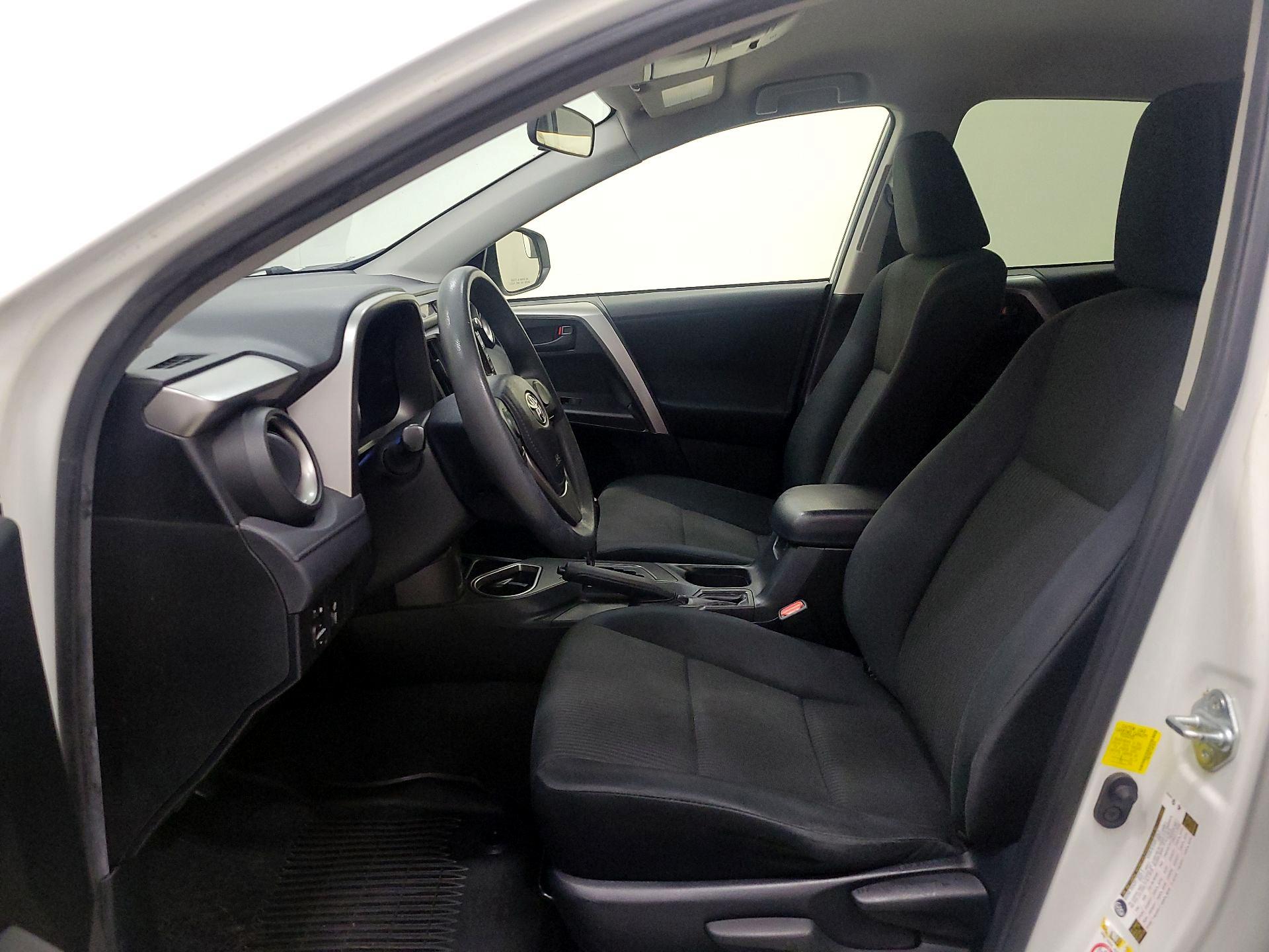 Thumbnail: 2016 Toyota RAV4 - 11